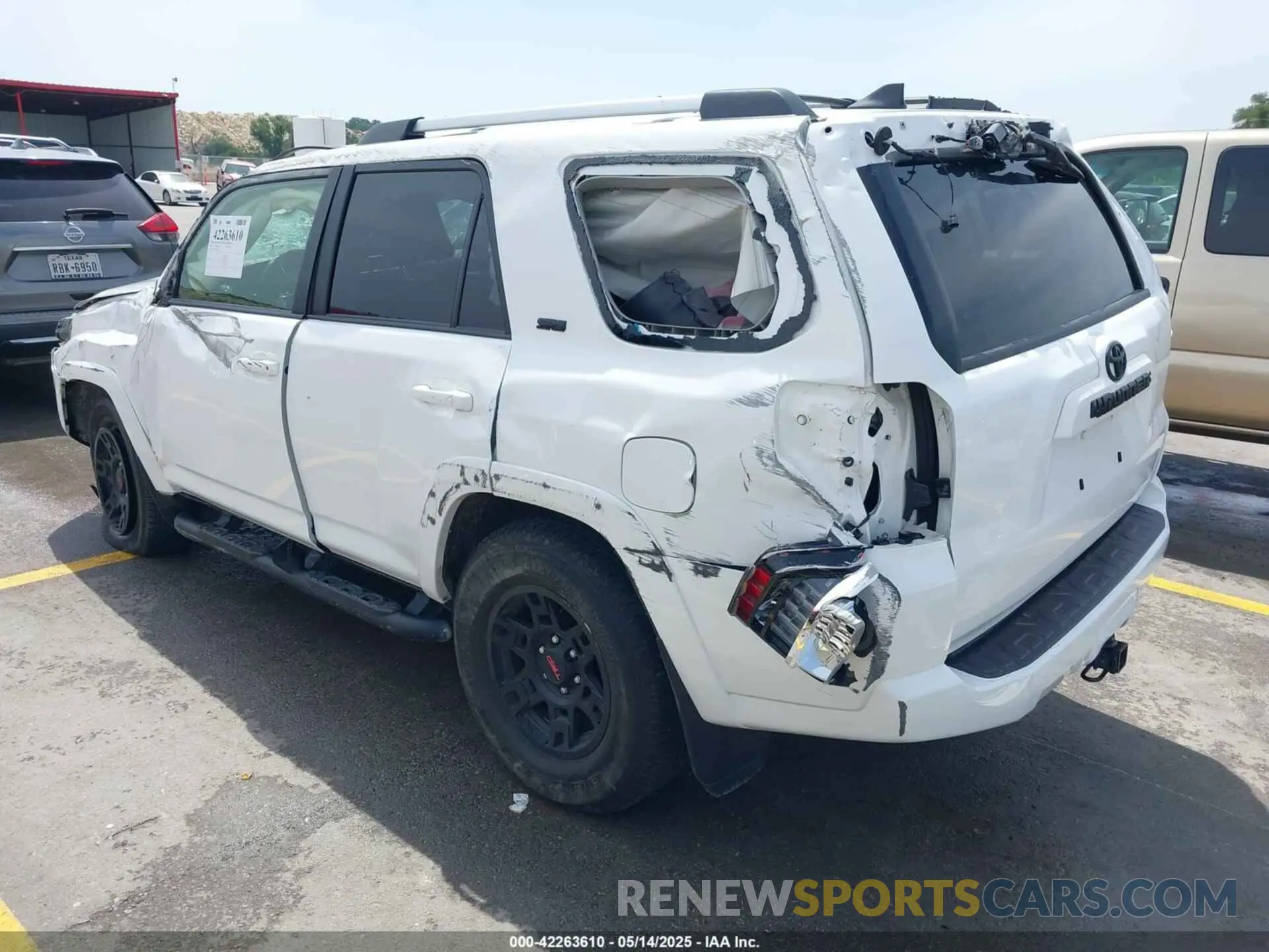 3 Photograph of a damaged car JTEEU5JR0P5305009 TOYOTA 4RUNNER 2023