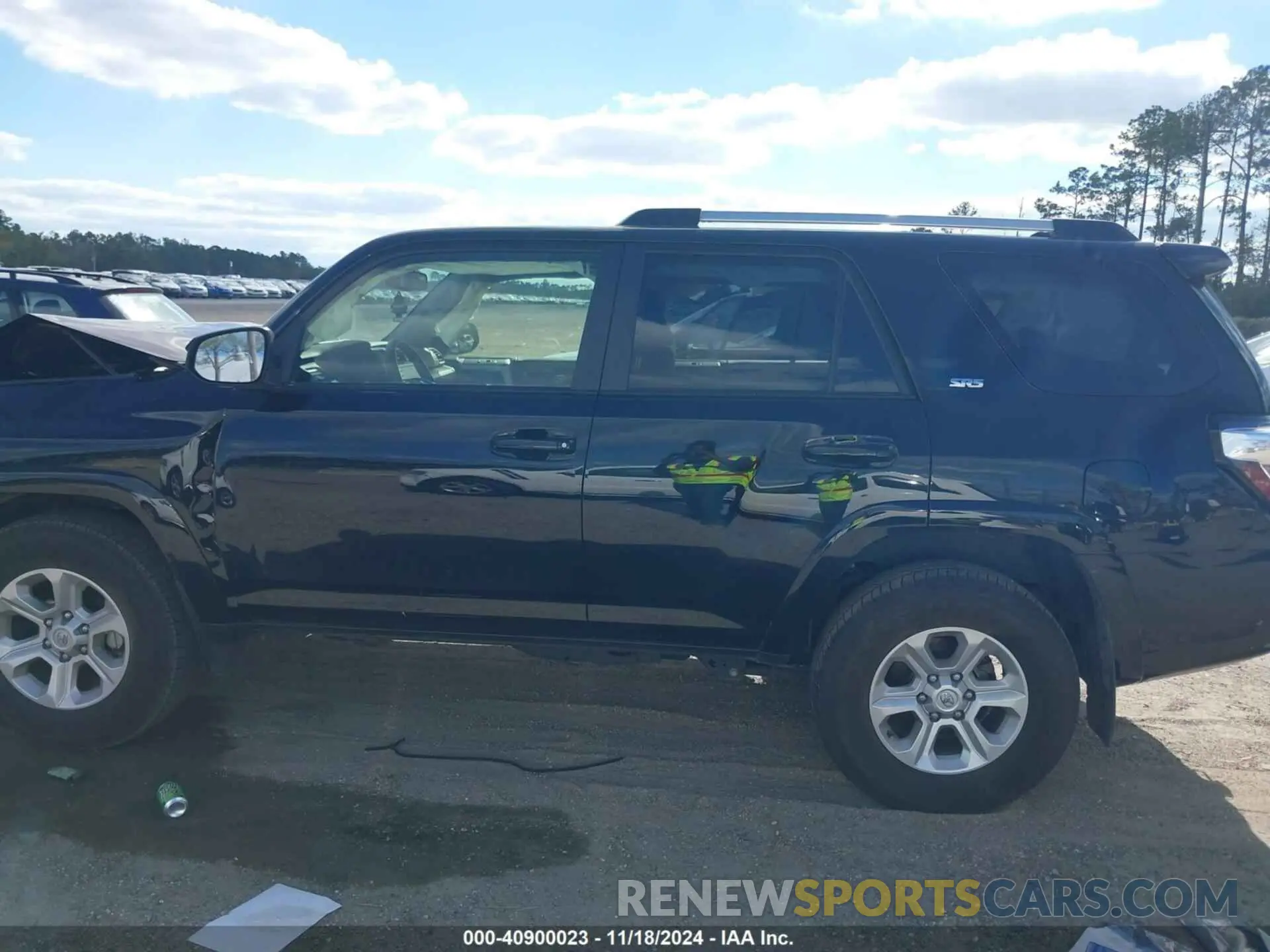 14 Photograph of a damaged car JTEEU5JR2P5301737 TOYOTA 4RUNNER 2023