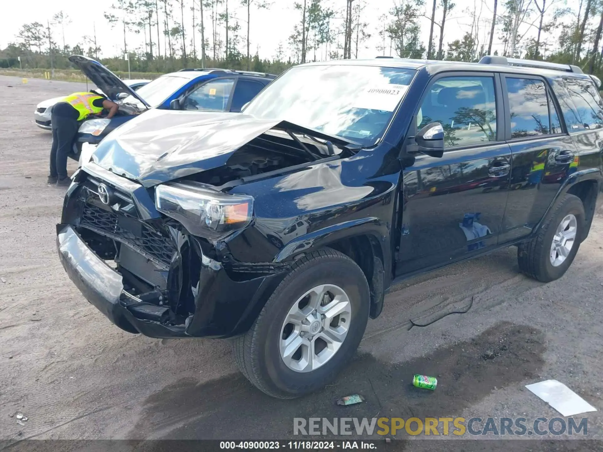 2 Photograph of a damaged car JTEEU5JR2P5301737 TOYOTA 4RUNNER 2023