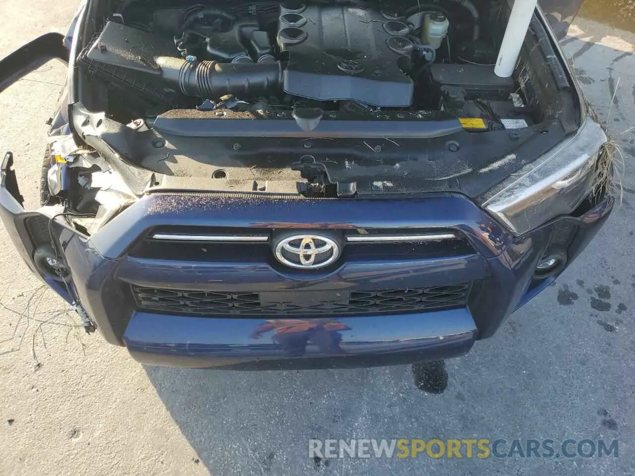 12 Photograph of a damaged car JTEEU5JR5P5279040 TOYOTA 4RUNNER 2023