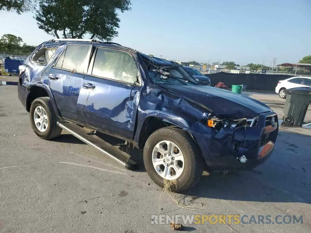 4 Photograph of a damaged car JTEEU5JR5P5279040 TOYOTA 4RUNNER 2023