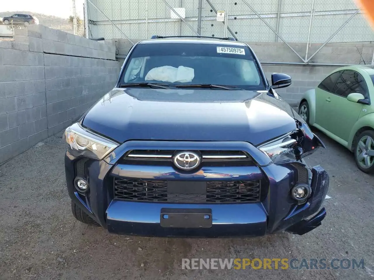 5 Photograph of a damaged car JTEEU5JR5P5300064 TOYOTA 4RUNNER 2023