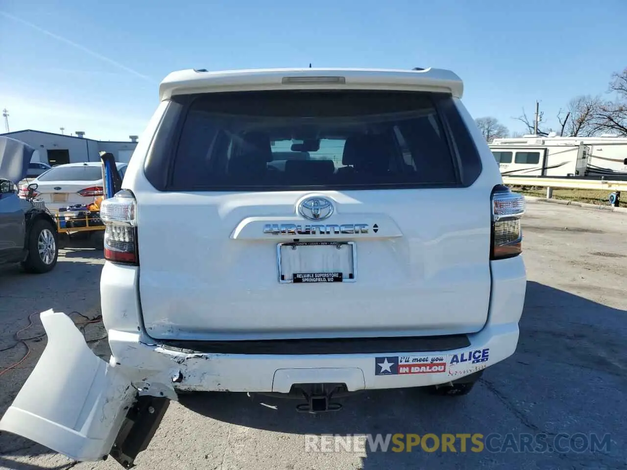 6 Photograph of a damaged car JTEEU5JR6P5304320 TOYOTA 4RUNNER 2023