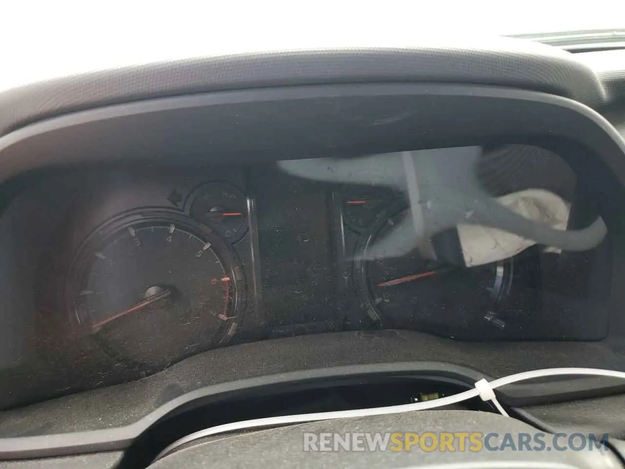 9 Photograph of a damaged car JTEEU5JR9P5286816 TOYOTA 4RUNNER 2023