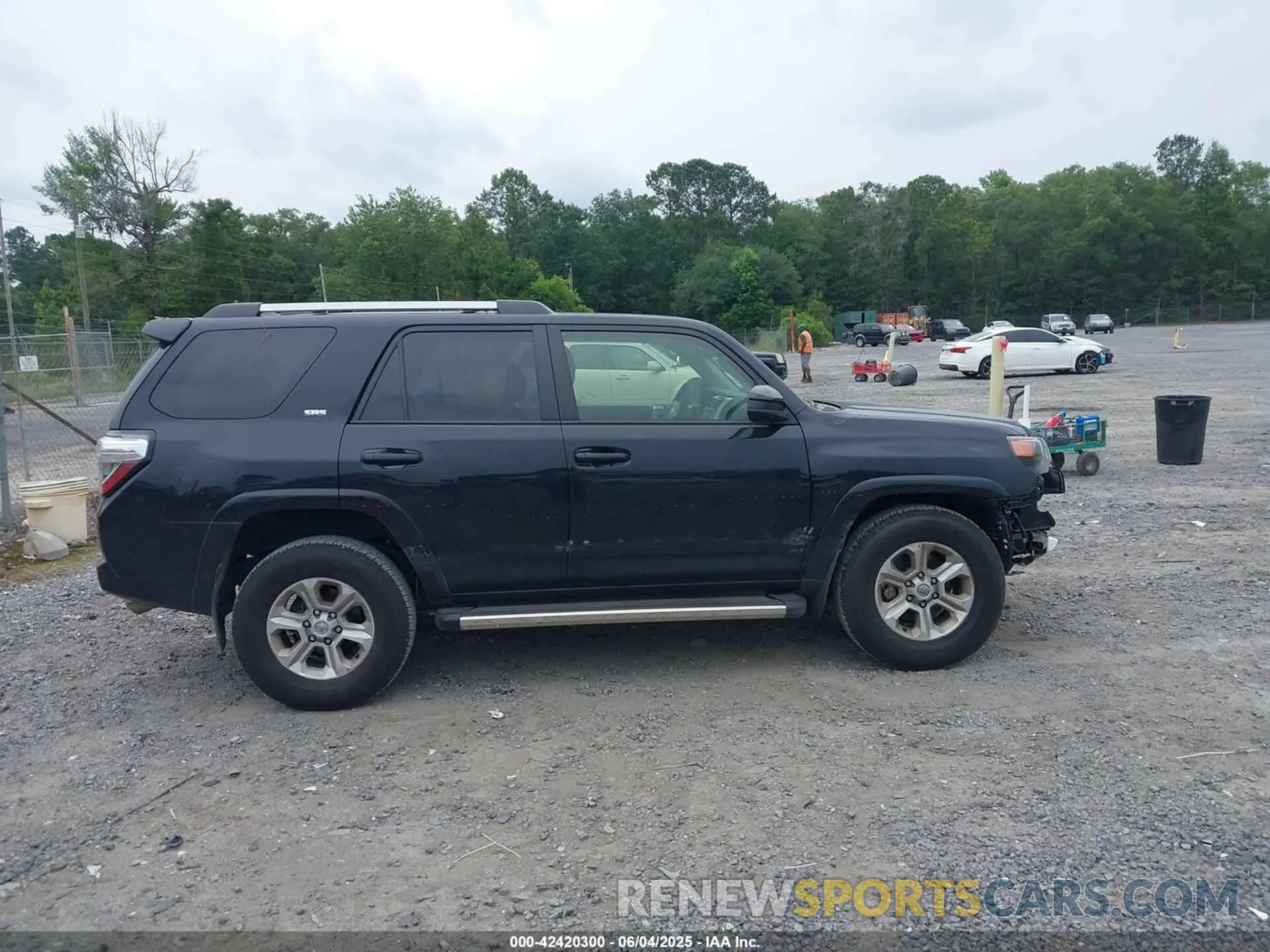 14 Photograph of a damaged car JTEEU5JR9P5288145 TOYOTA 4RUNNER 2023