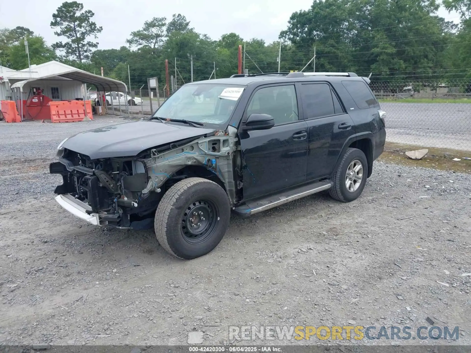 2 Photograph of a damaged car JTEEU5JR9P5288145 TOYOTA 4RUNNER 2023