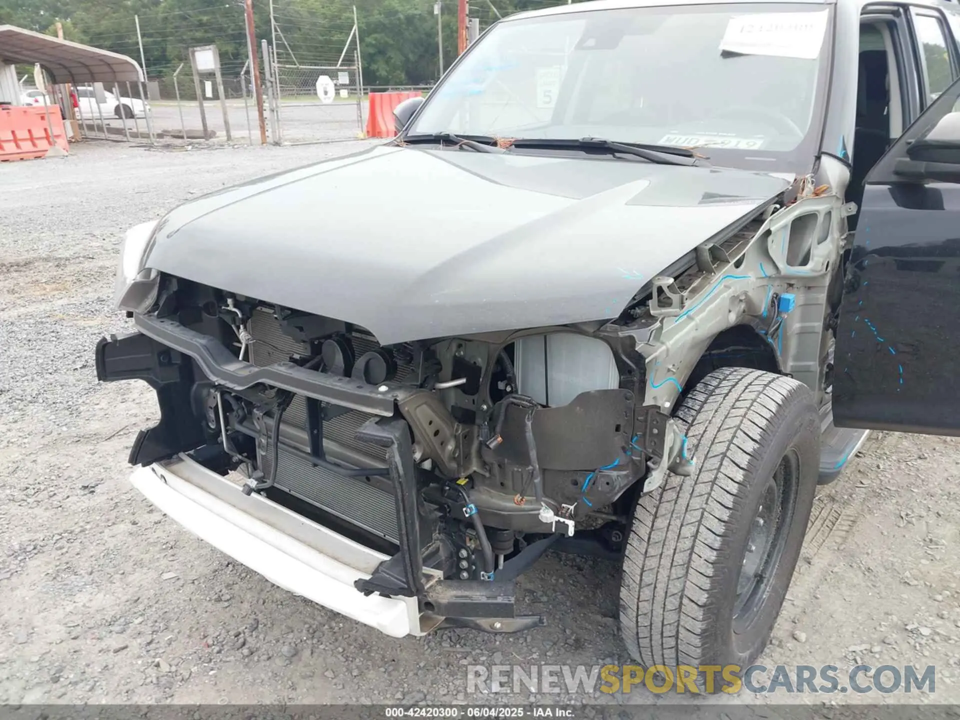 6 Photograph of a damaged car JTEEU5JR9P5288145 TOYOTA 4RUNNER 2023