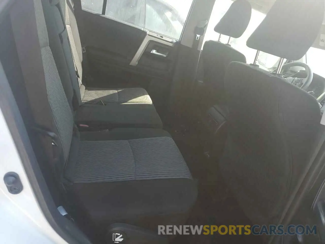 11 Photograph of a damaged car JTEEU5JR9P5293488 TOYOTA 4RUNNER 2023