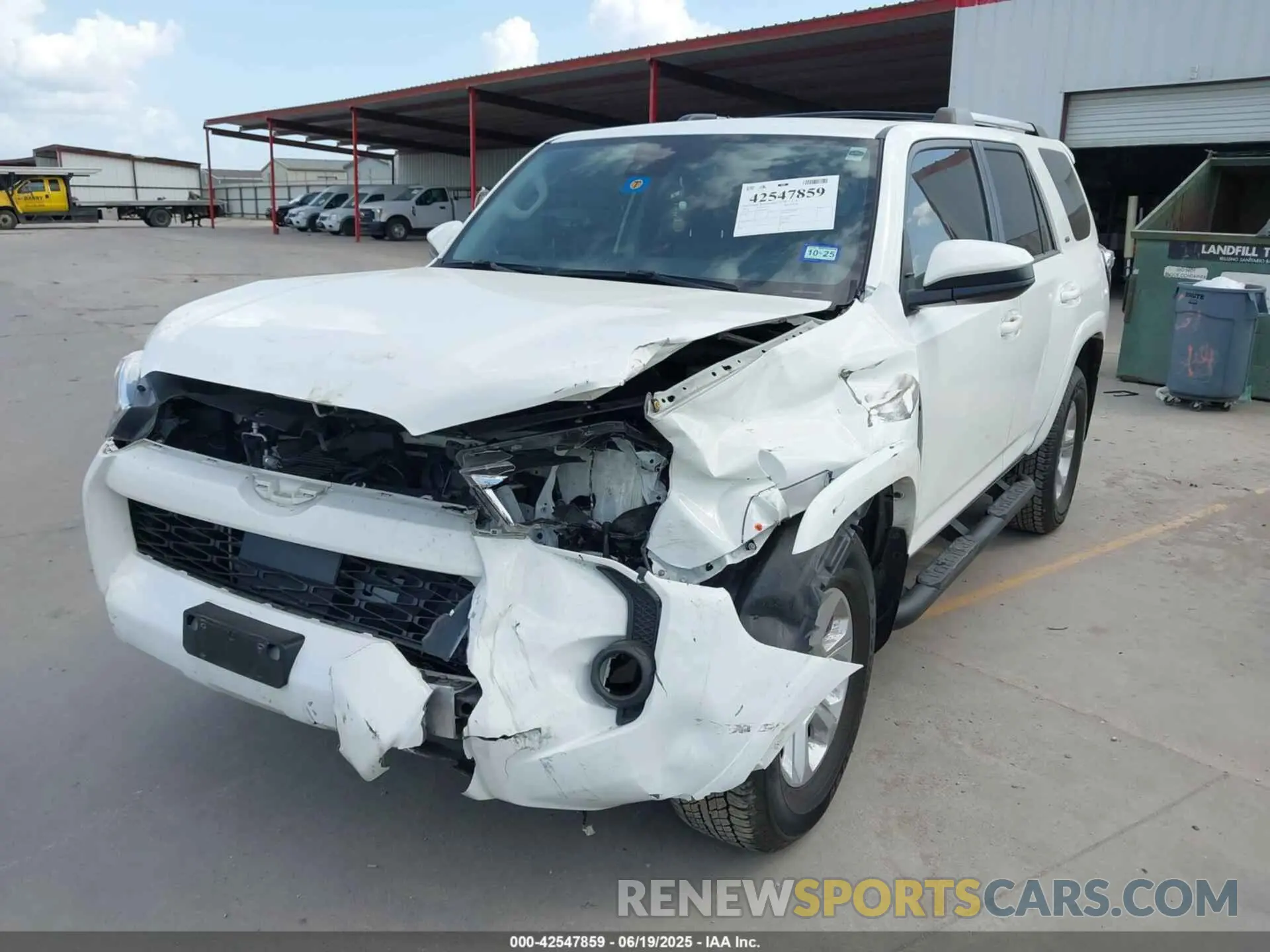 2 Photograph of a damaged car JTEEU5JRXP5281950 TOYOTA 4RUNNER 2023