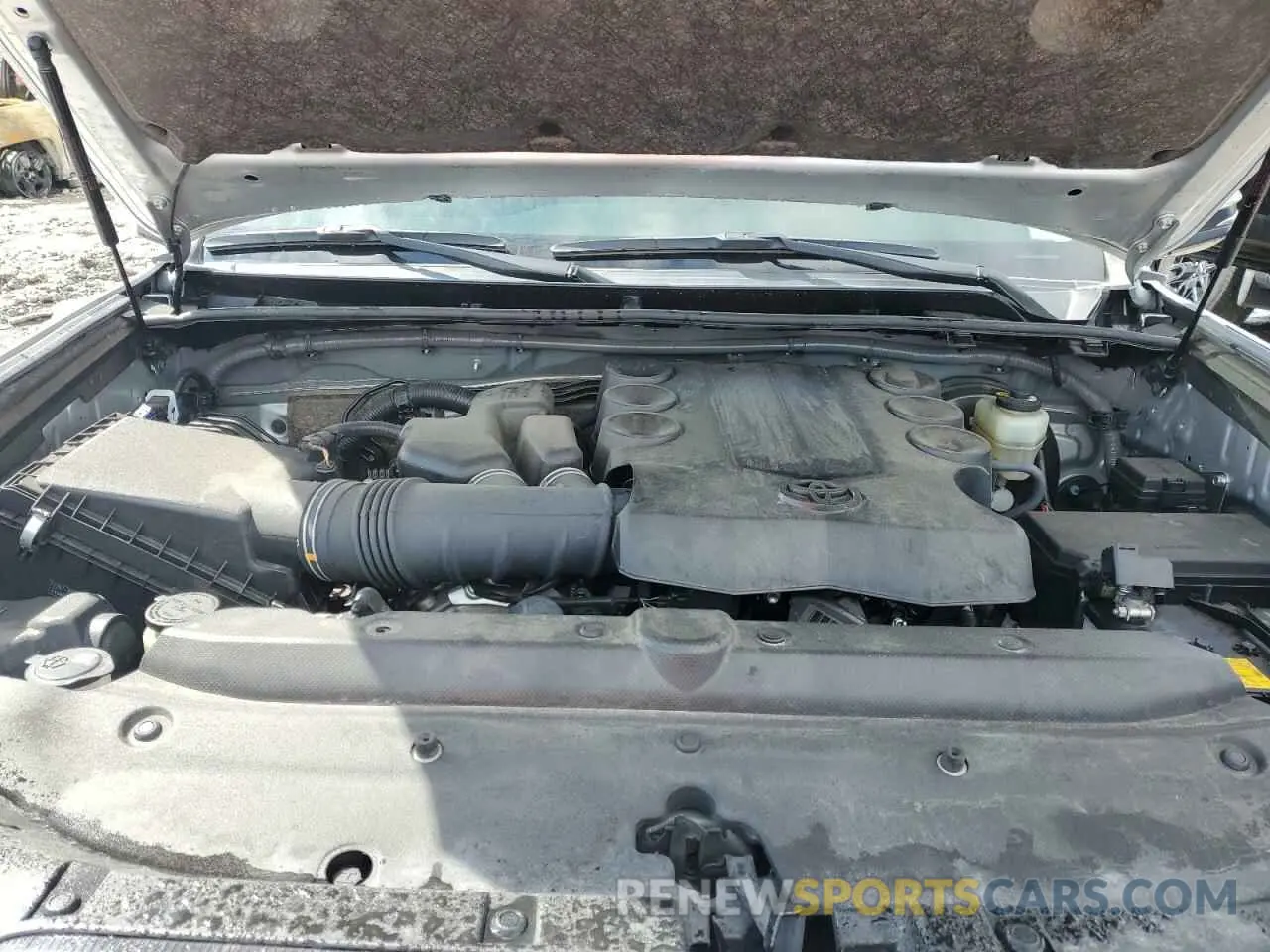 11 Photograph of a damaged car JTEFU5JR2P5286483 TOYOTA 4RUNNER 2023