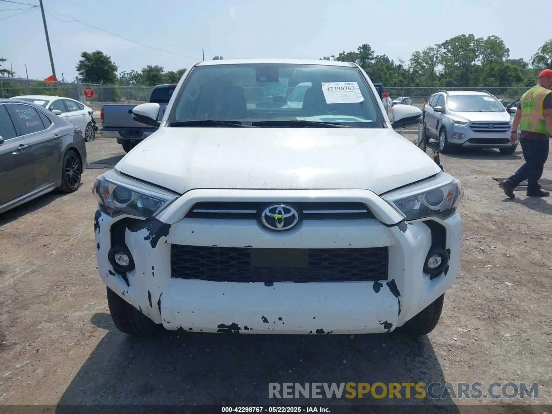 12 Photograph of a damaged car JTEFU5JR3P5294222 TOYOTA 4RUNNER 2023