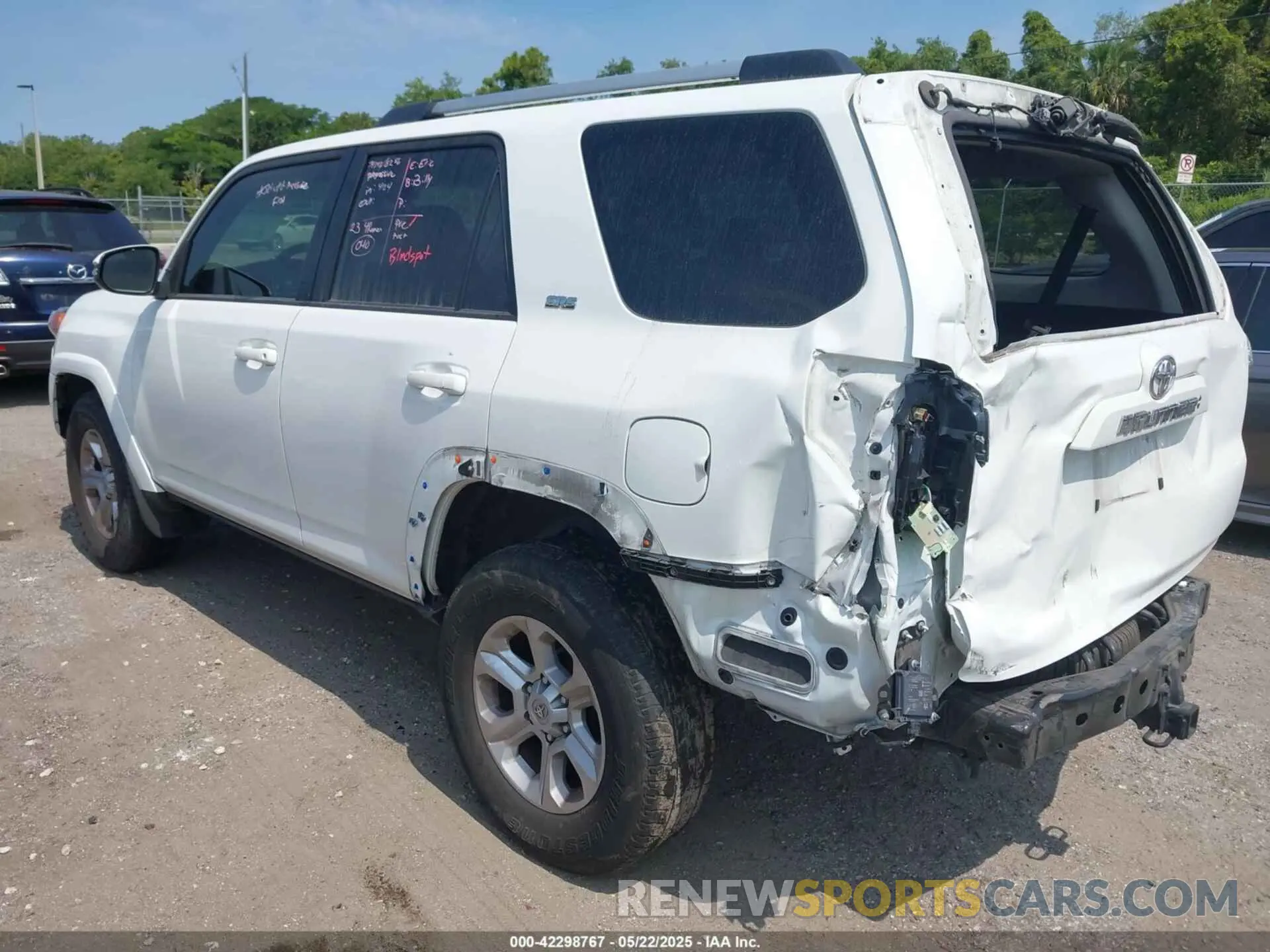 3 Photograph of a damaged car JTEFU5JR3P5294222 TOYOTA 4RUNNER 2023