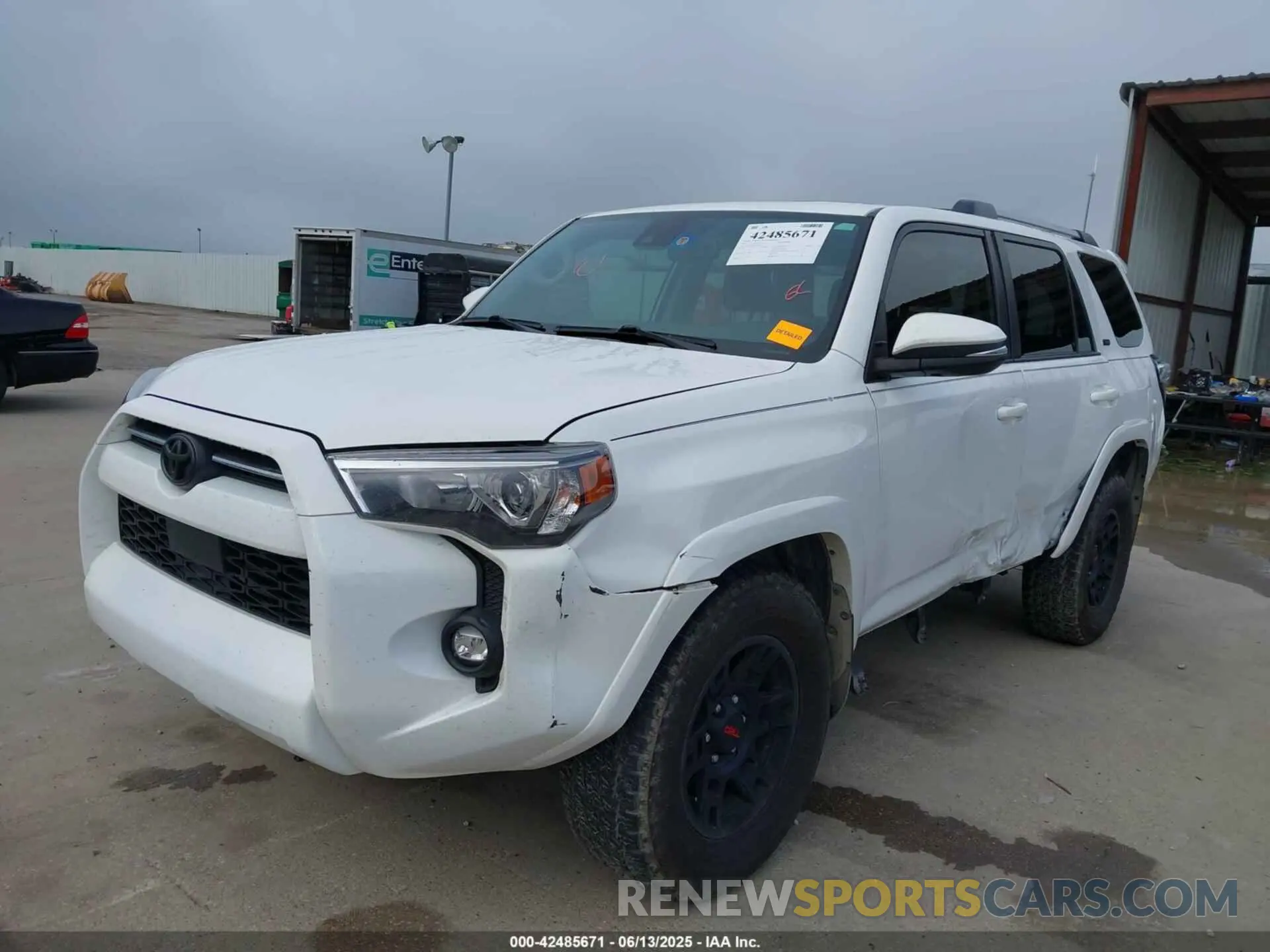 2 Photograph of a damaged car JTEFU5JR4P5280720 TOYOTA 4RUNNER 2023