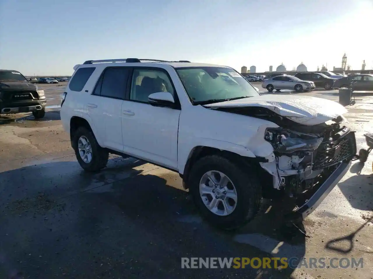 4 Photograph of a damaged car JTEFU5JR5P5284372 TOYOTA 4RUNNER 2023