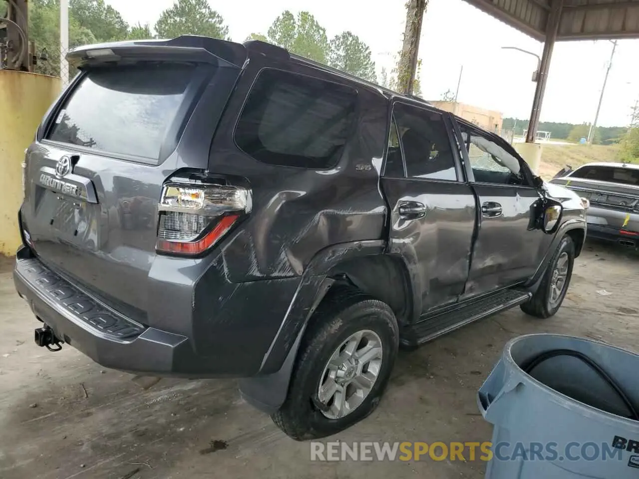 3 Photograph of a damaged car JTEFU5JR6P5280377 TOYOTA 4RUNNER 2023