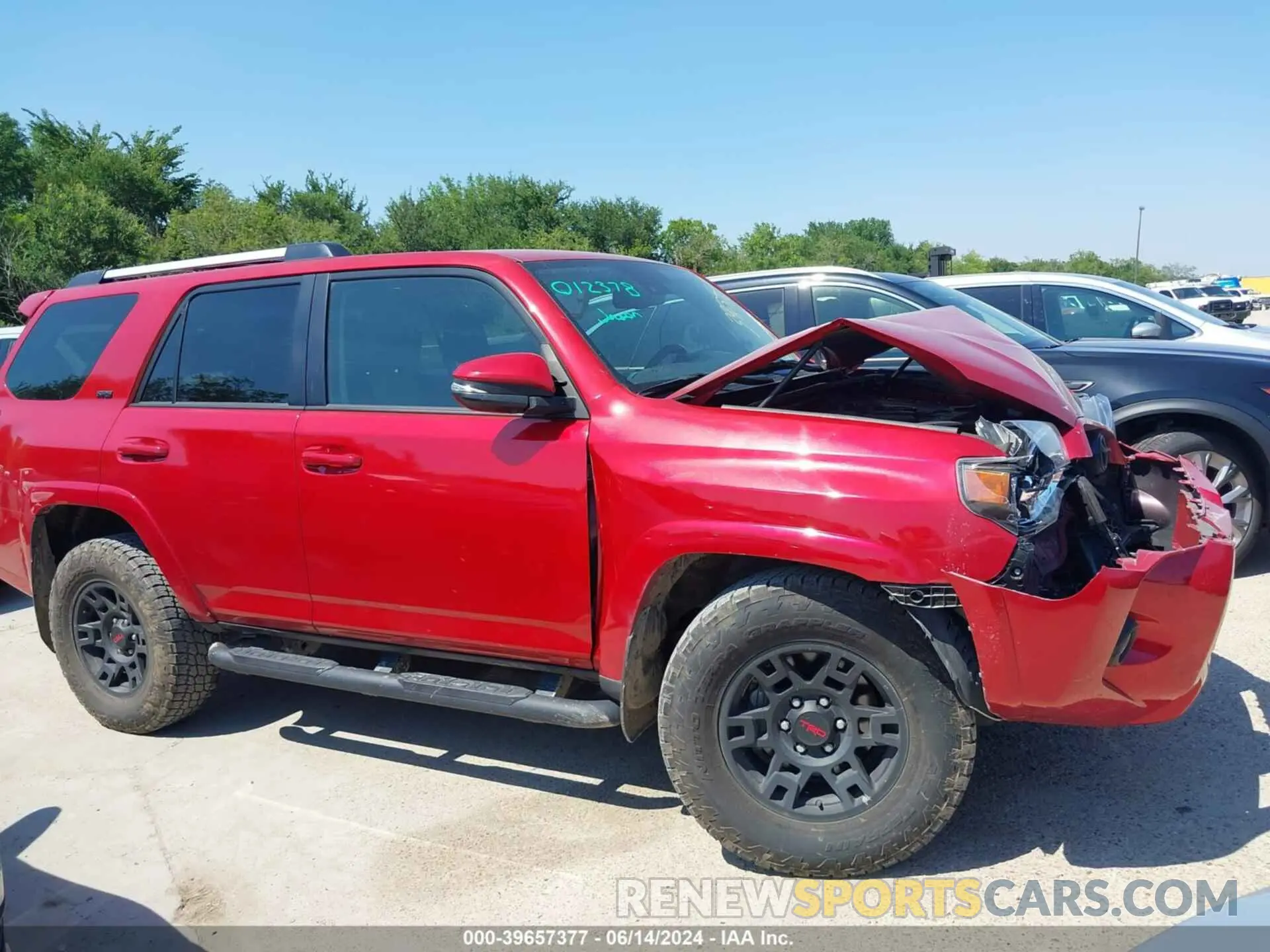 13 Photograph of a damaged car JTEFU5JR6P5292030 TOYOTA 4RUNNER 2023