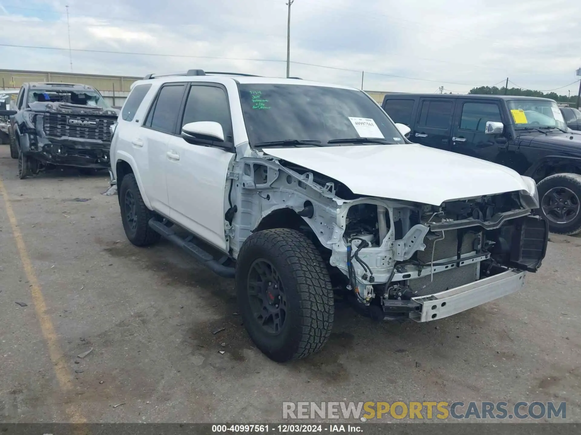 1 Photograph of a damaged car JTEFU5JR6P5303639 TOYOTA 4RUNNER 2023