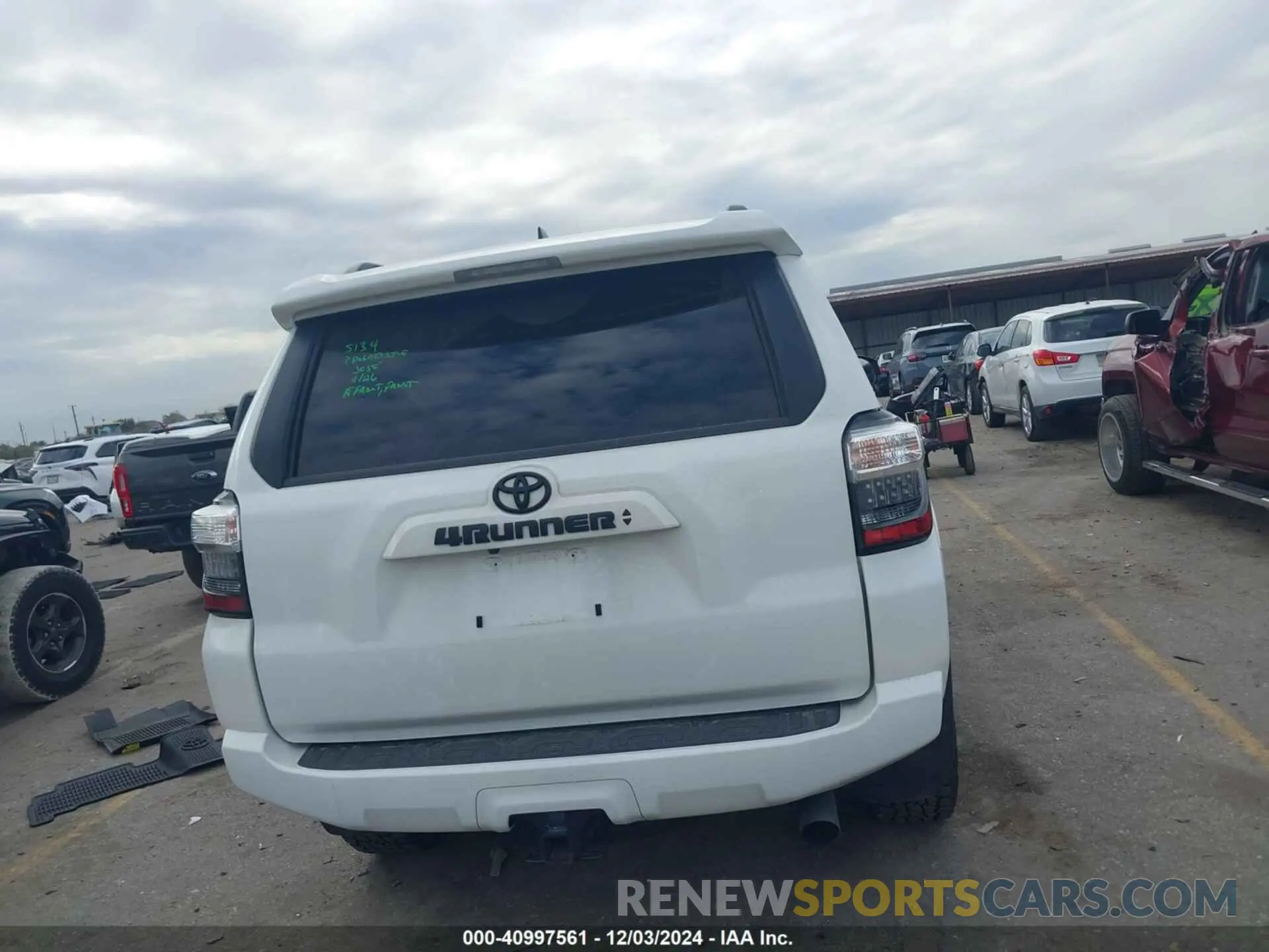 16 Photograph of a damaged car JTEFU5JR6P5303639 TOYOTA 4RUNNER 2023