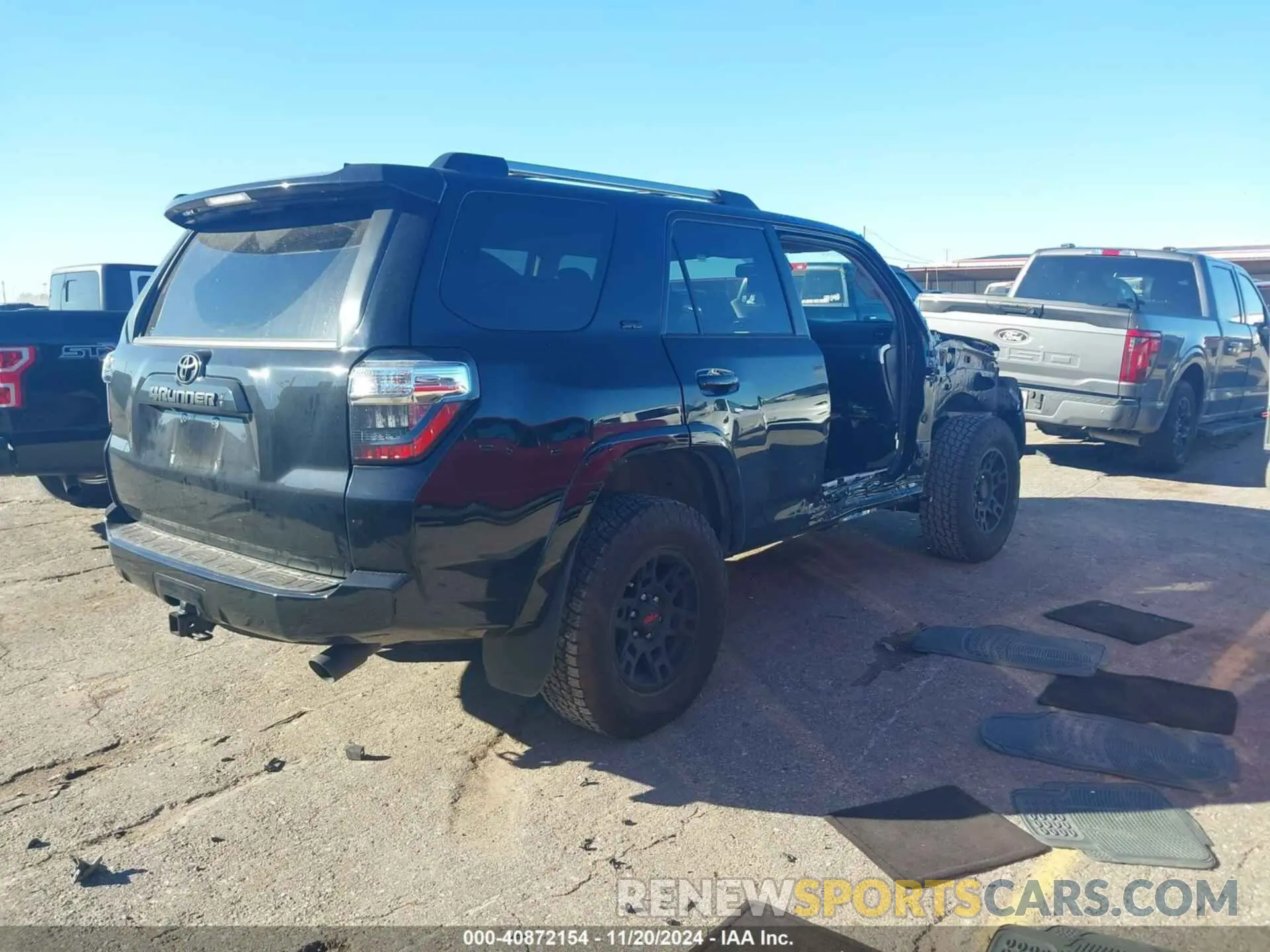 4 Photograph of a damaged car JTEFU5JR7P5304685 TOYOTA 4RUNNER 2023