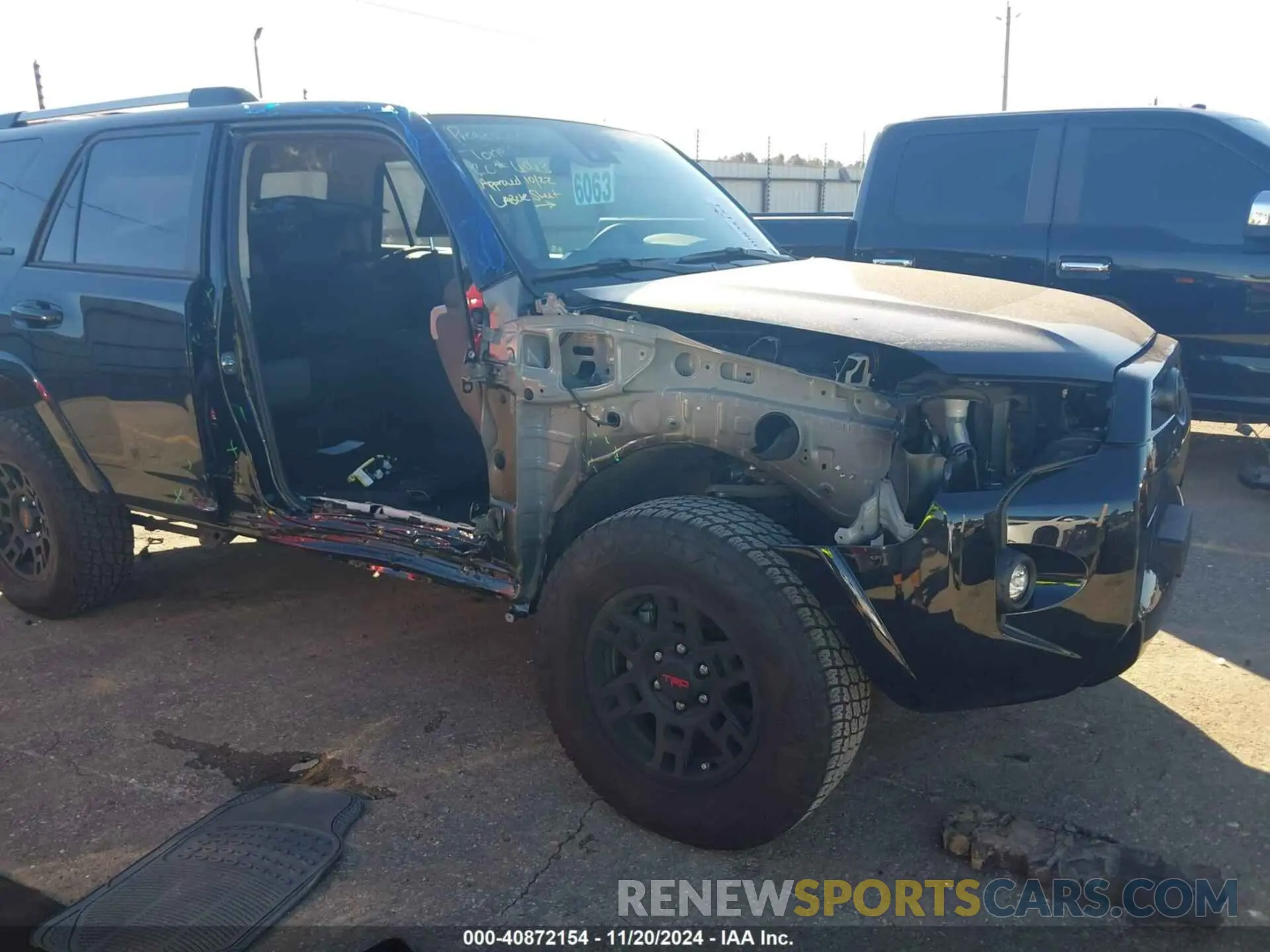 6 Photograph of a damaged car JTEFU5JR7P5304685 TOYOTA 4RUNNER 2023