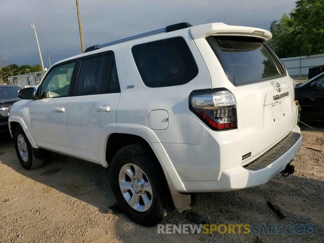 2 Photograph of a damaged car JTEFU5JR9P5282091 TOYOTA 4RUNNER 2023