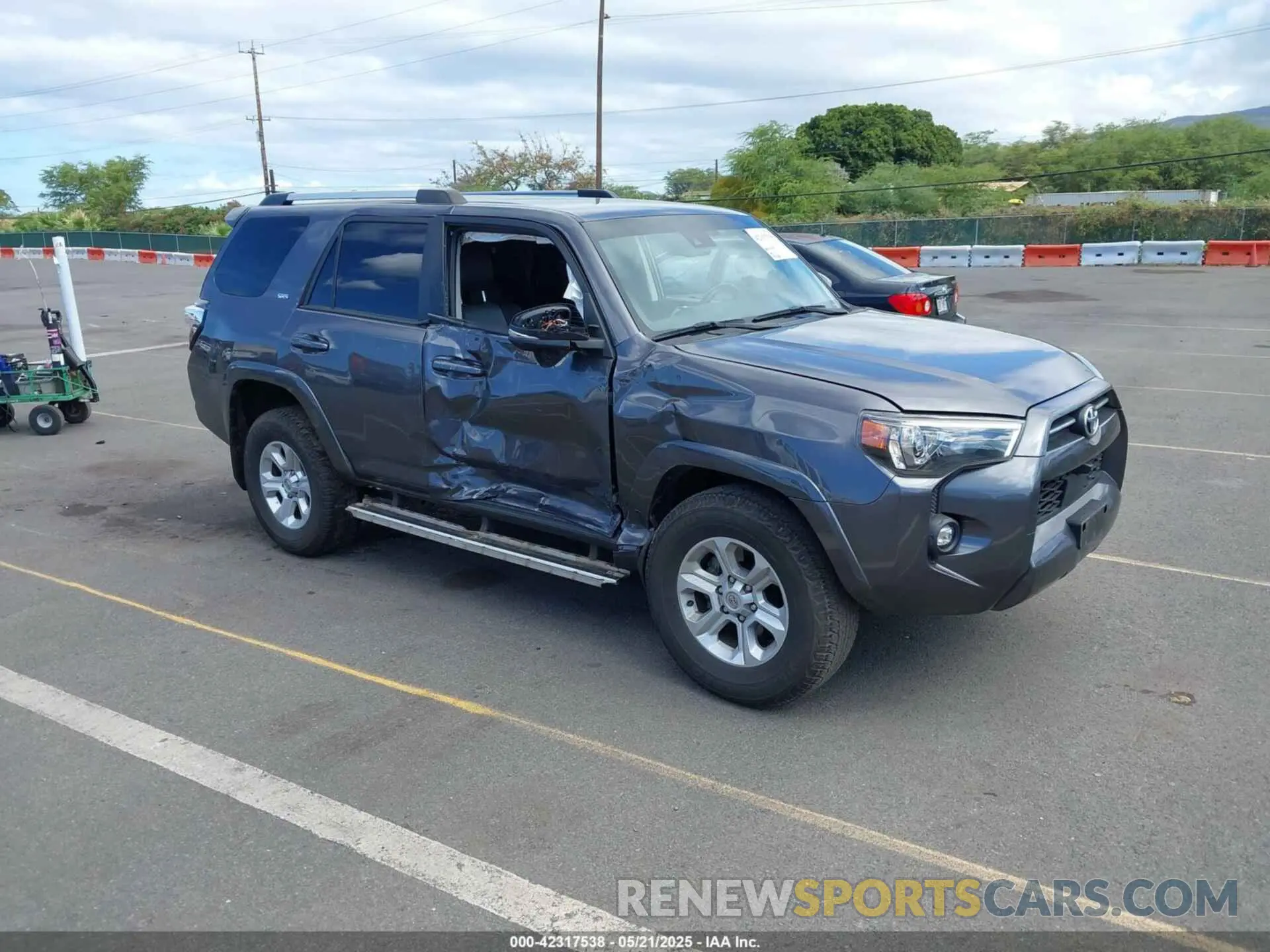1 Photograph of a damaged car JTEFU5JR9P5290644 TOYOTA 4RUNNER 2023