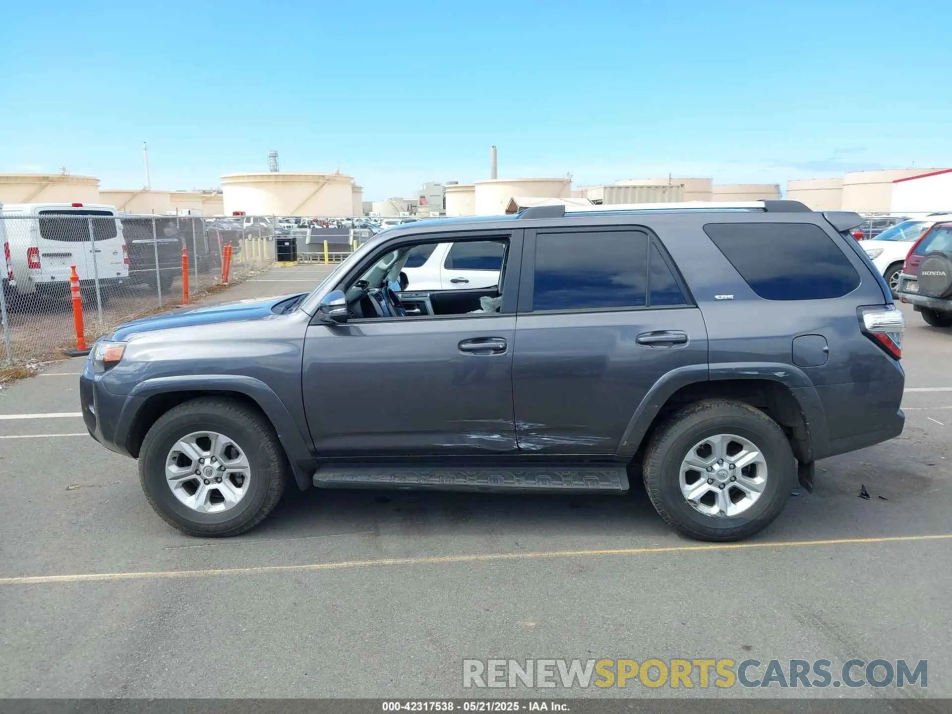 14 Photograph of a damaged car JTEFU5JR9P5290644 TOYOTA 4RUNNER 2023