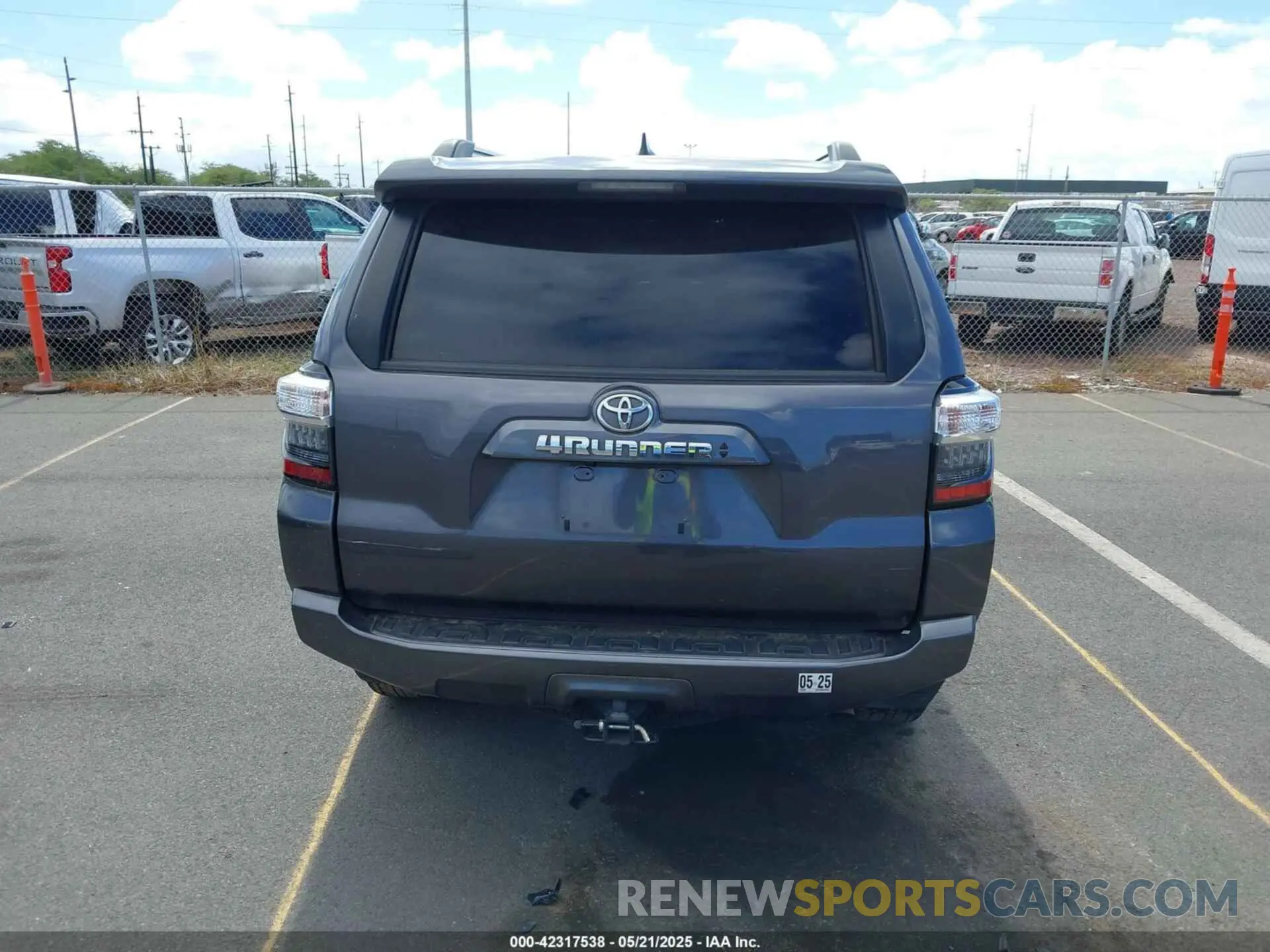 16 Photograph of a damaged car JTEFU5JR9P5290644 TOYOTA 4RUNNER 2023