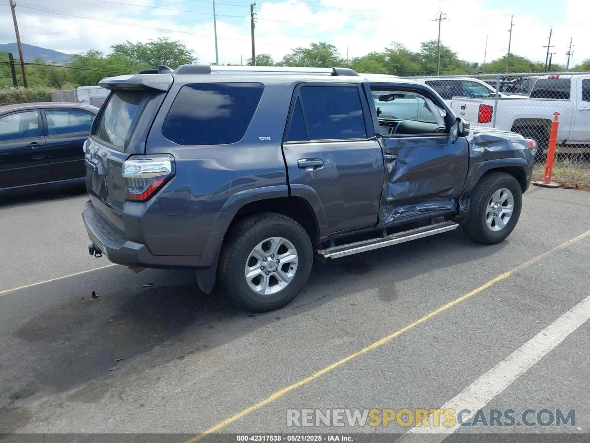 4 Photograph of a damaged car JTEFU5JR9P5290644 TOYOTA 4RUNNER 2023