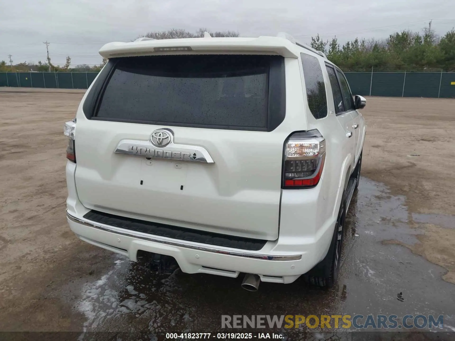 4 Photograph of a damaged car JTEKU5JR3P6120210 TOYOTA 4RUNNER 2023