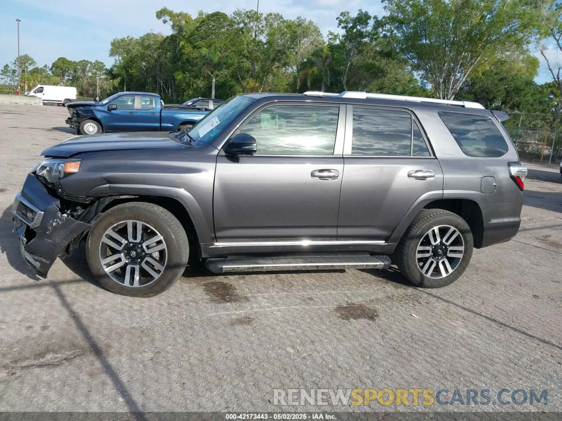 14 Photograph of a damaged car JTEKU5JR8P6133647 TOYOTA 4RUNNER 2023