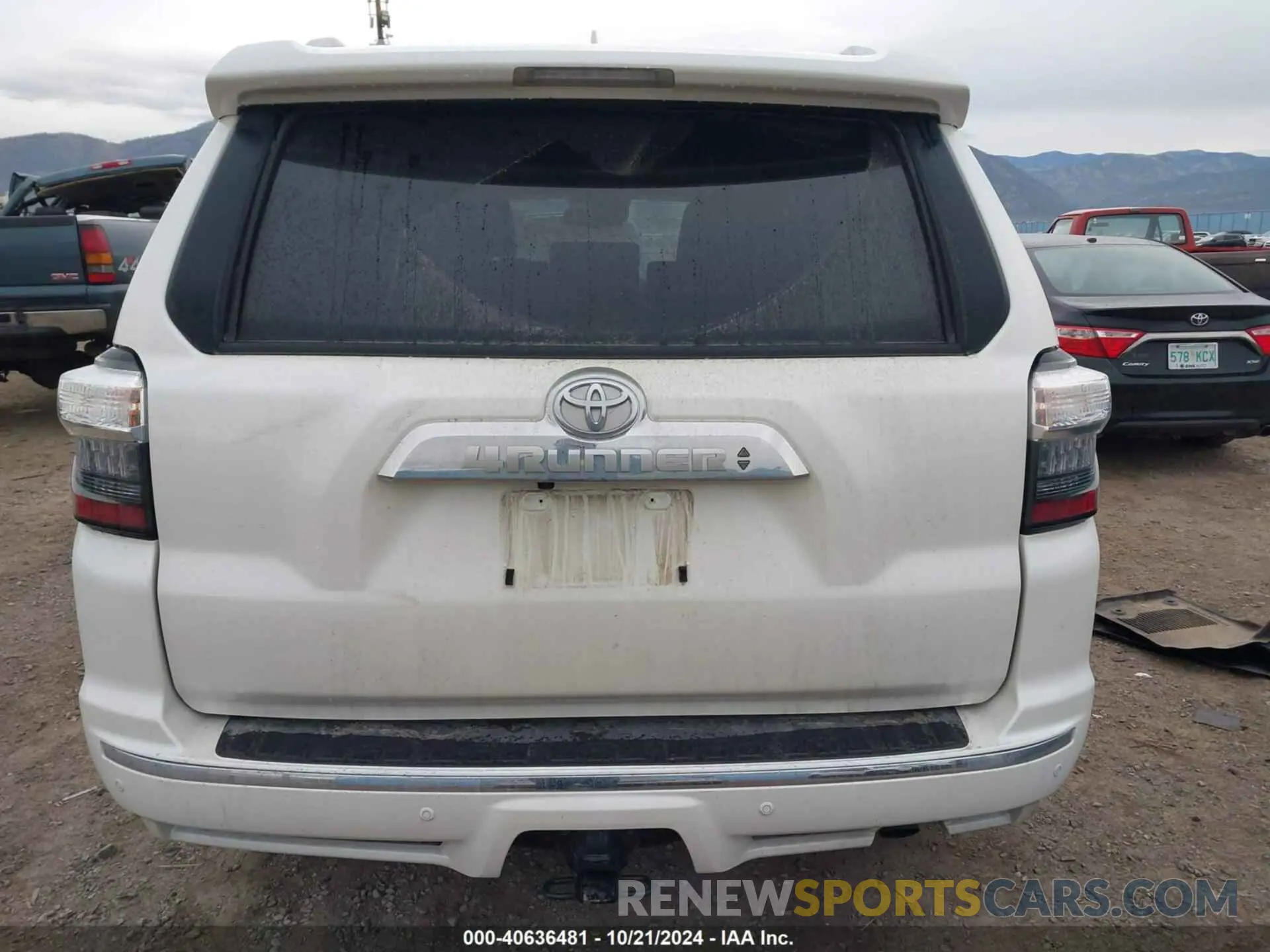 17 Photograph of a damaged car JTEKU5JR8P6187434 TOYOTA 4RUNNER 2023