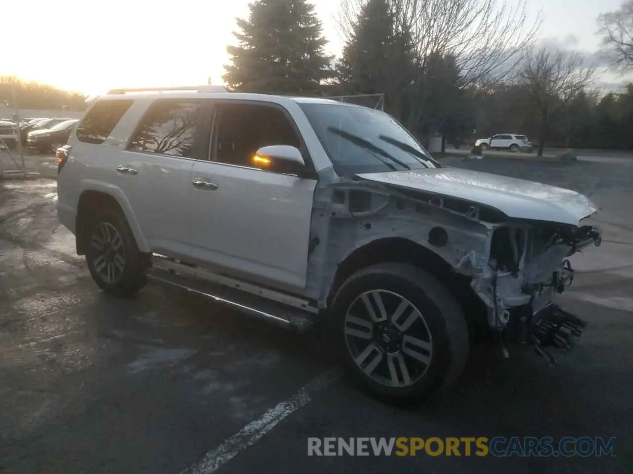 4 Photograph of a damaged car JTEKU5JRXP6212172 TOYOTA 4RUNNER 2023