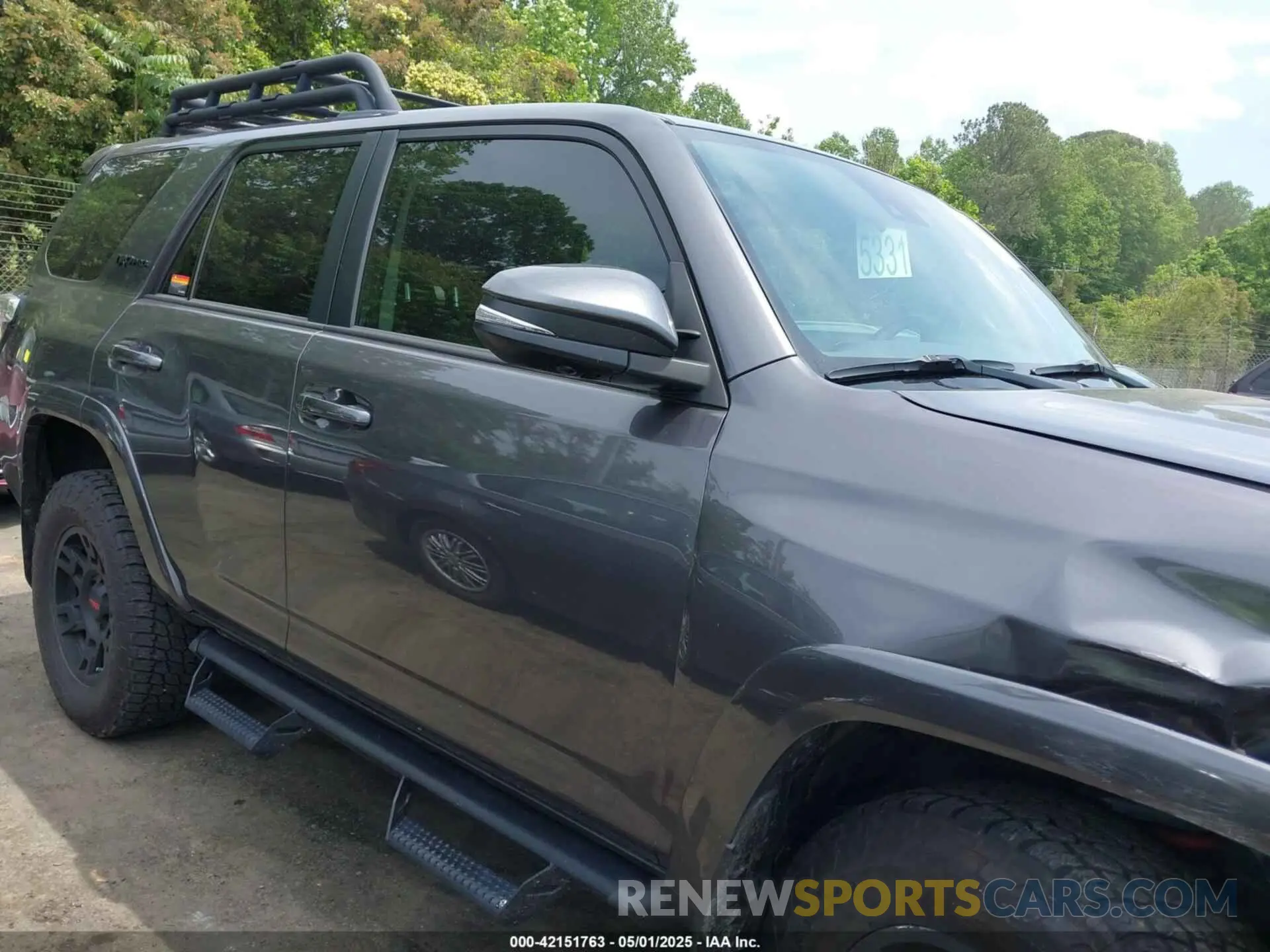 13 Photograph of a damaged car JTELU5JR3P6161053 TOYOTA 4RUNNER 2023