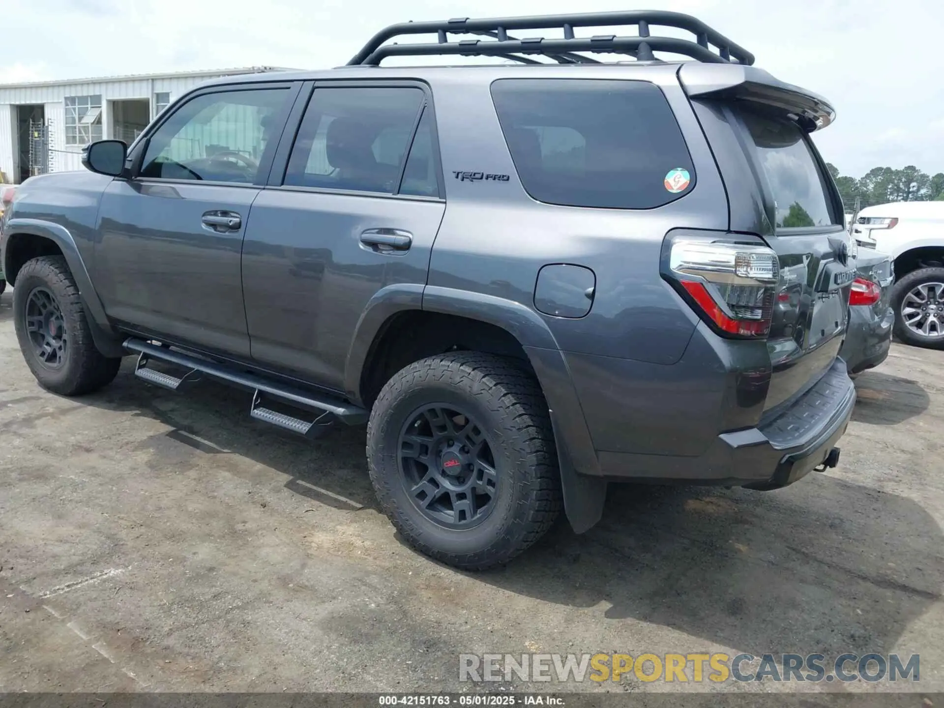 3 Photograph of a damaged car JTELU5JR3P6161053 TOYOTA 4RUNNER 2023