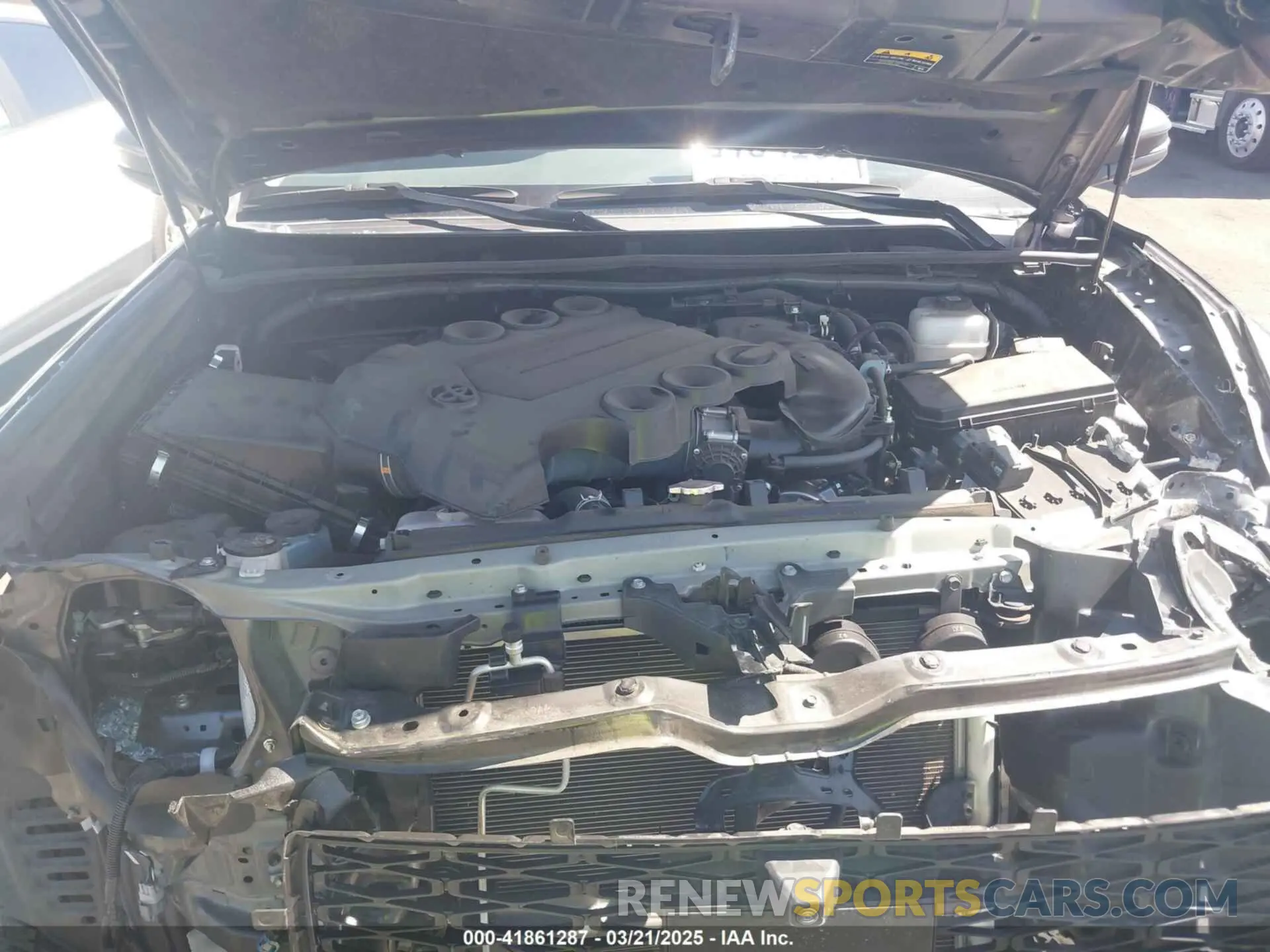 10 Photograph of a damaged car JTELU5JR3P6167676 TOYOTA 4RUNNER 2023