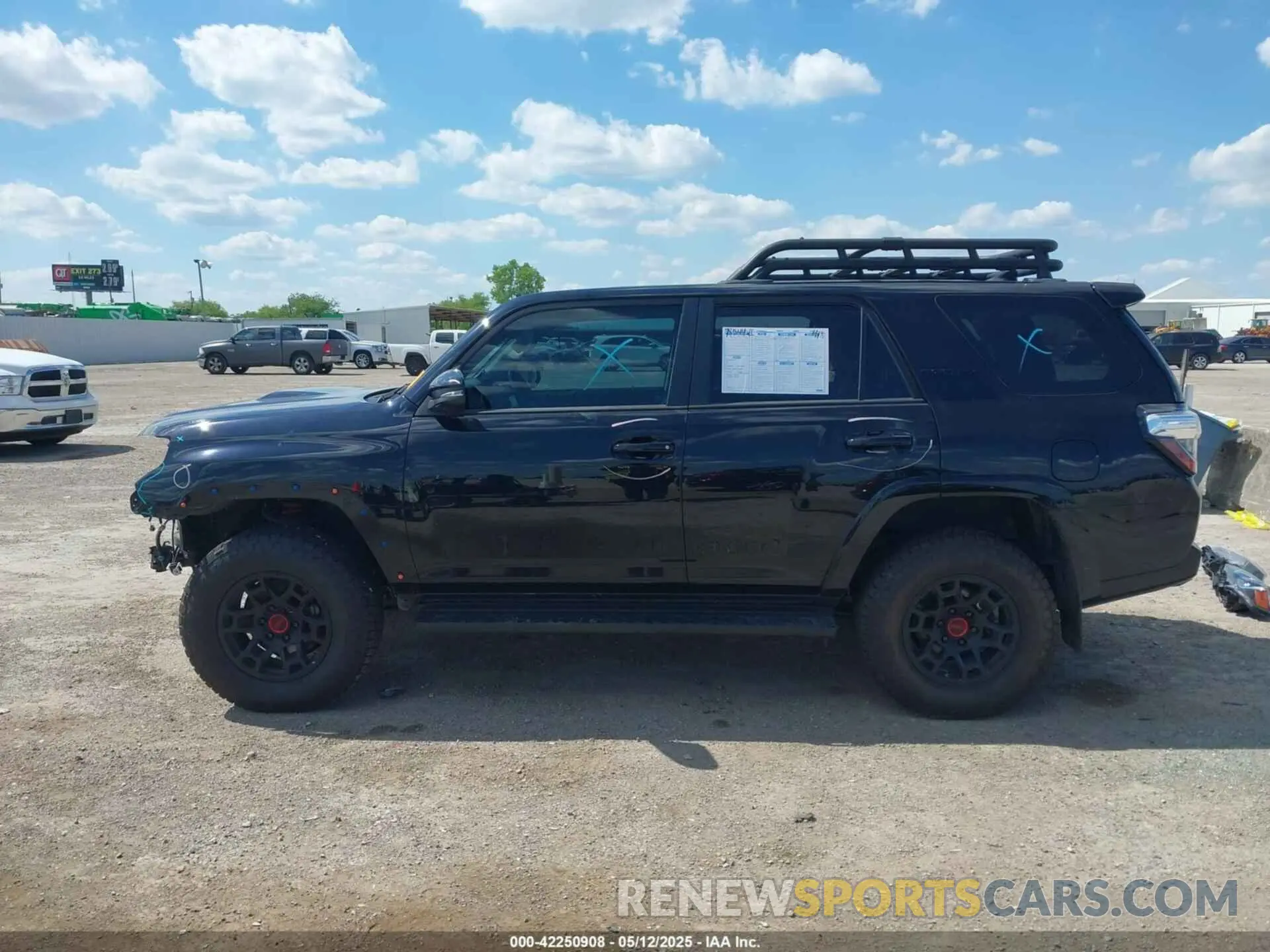 15 Photograph of a damaged car JTELU5JR5P6103476 TOYOTA 4RUNNER 2023