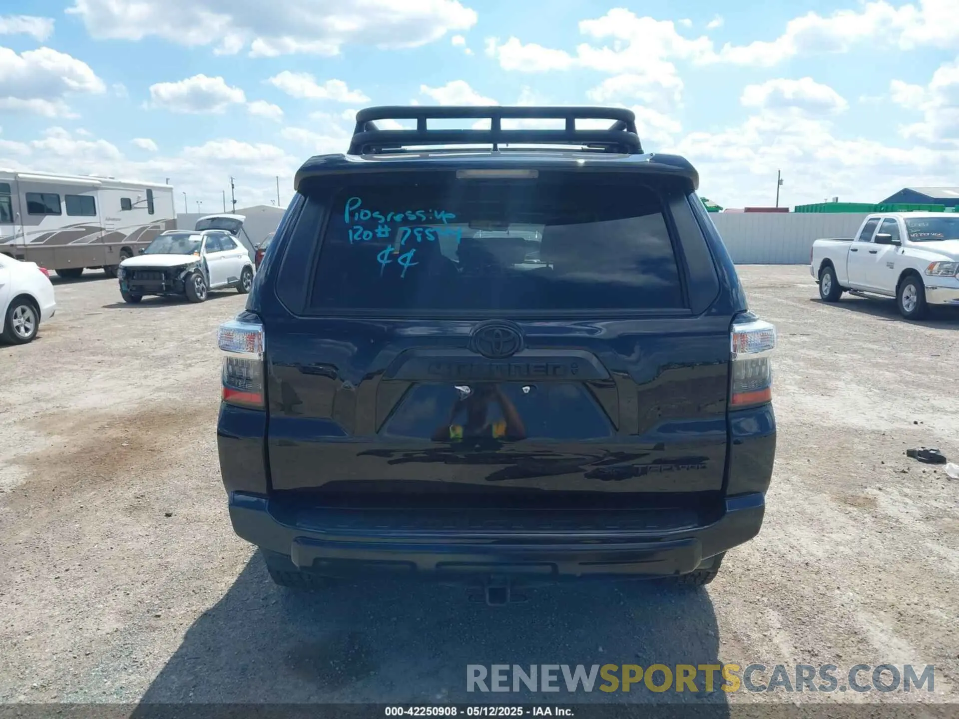 17 Photograph of a damaged car JTELU5JR5P6103476 TOYOTA 4RUNNER 2023