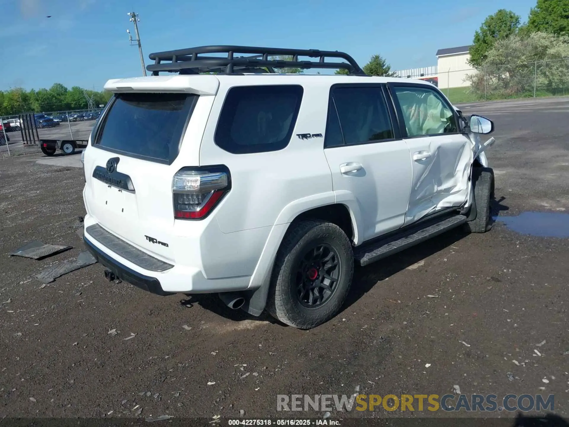 4 Photograph of a damaged car JTELU5JR6P6132579 TOYOTA 4RUNNER 2023