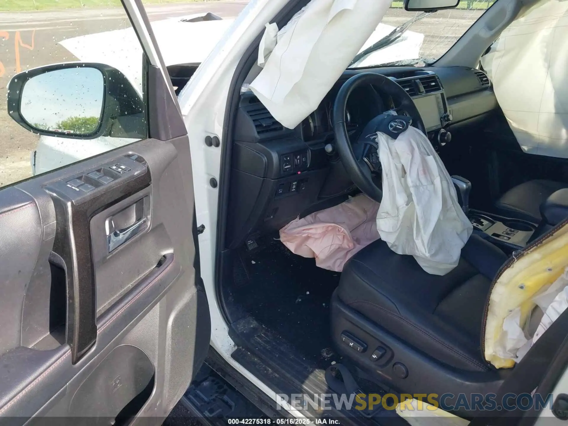 5 Photograph of a damaged car JTELU5JR6P6132579 TOYOTA 4RUNNER 2023
