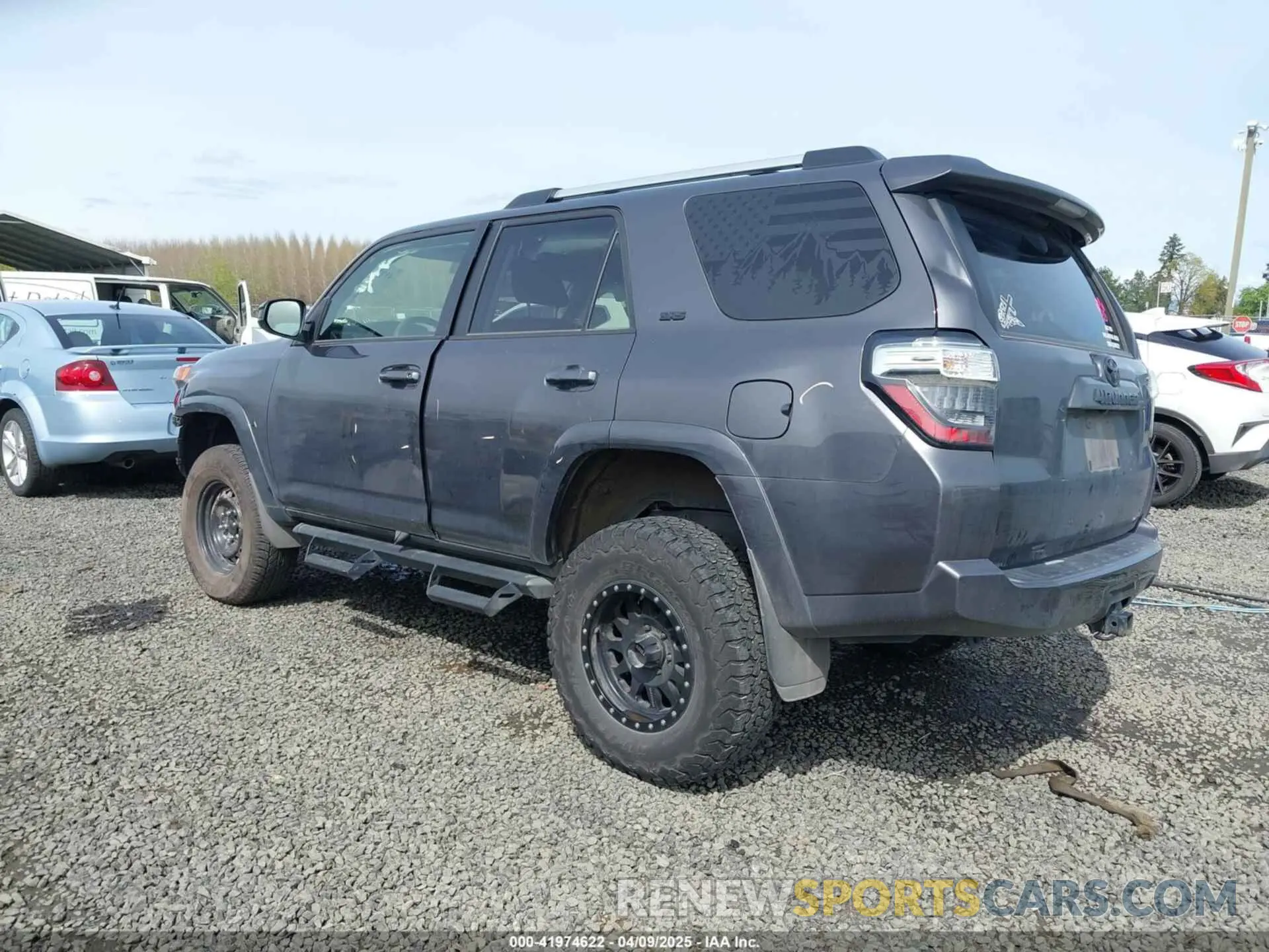 3 Photograph of a damaged car JTEMU5JR1P6088009 TOYOTA 4RUNNER 2023