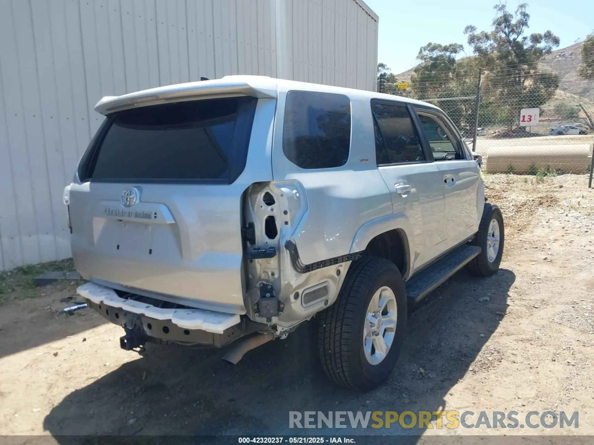 4 Photograph of a damaged car JTEMU5JR1P6089760 TOYOTA 4RUNNER 2023