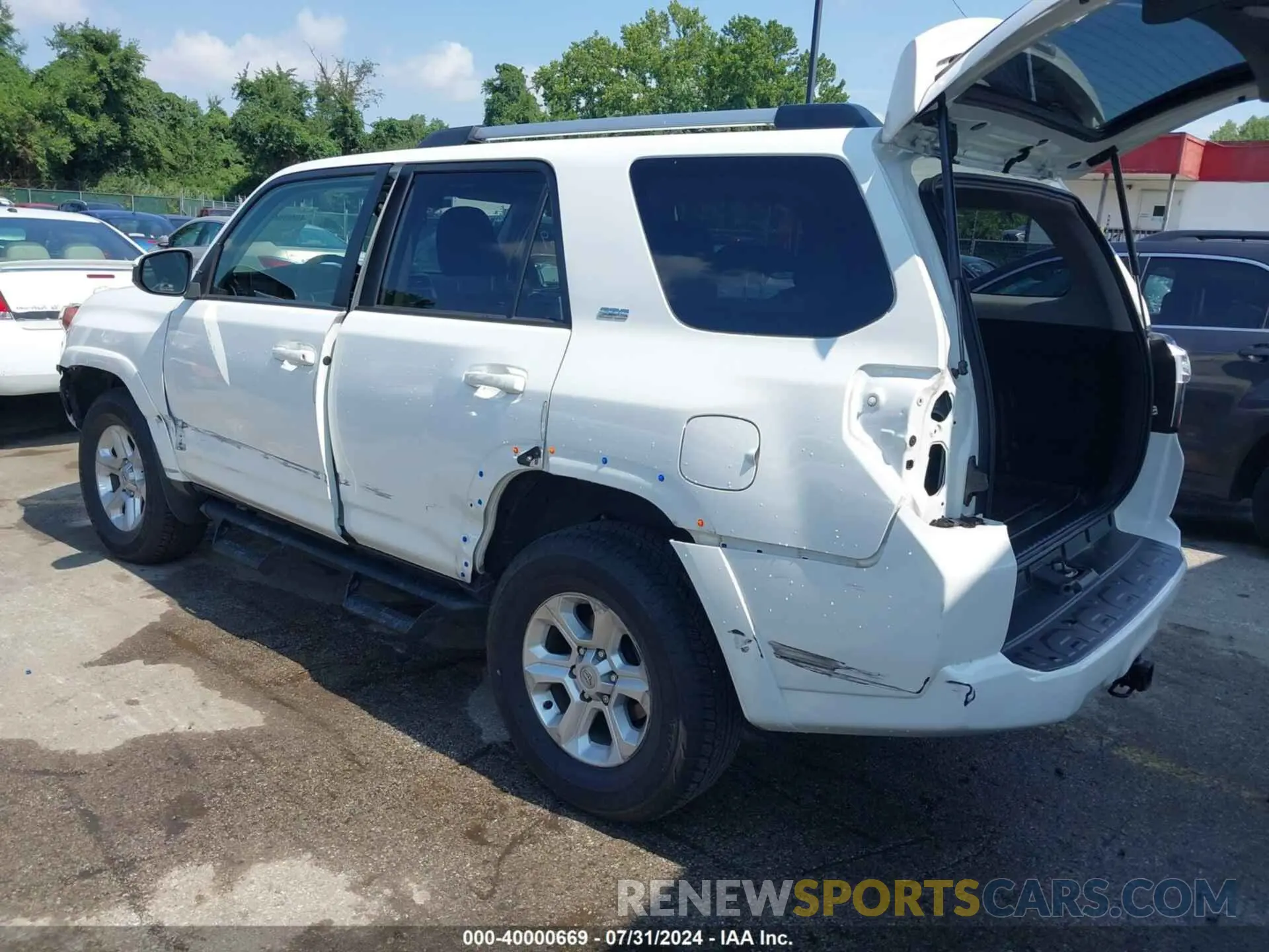 3 Photograph of a damaged car JTEMU5JR1P6090018 TOYOTA 4RUNNER 2023