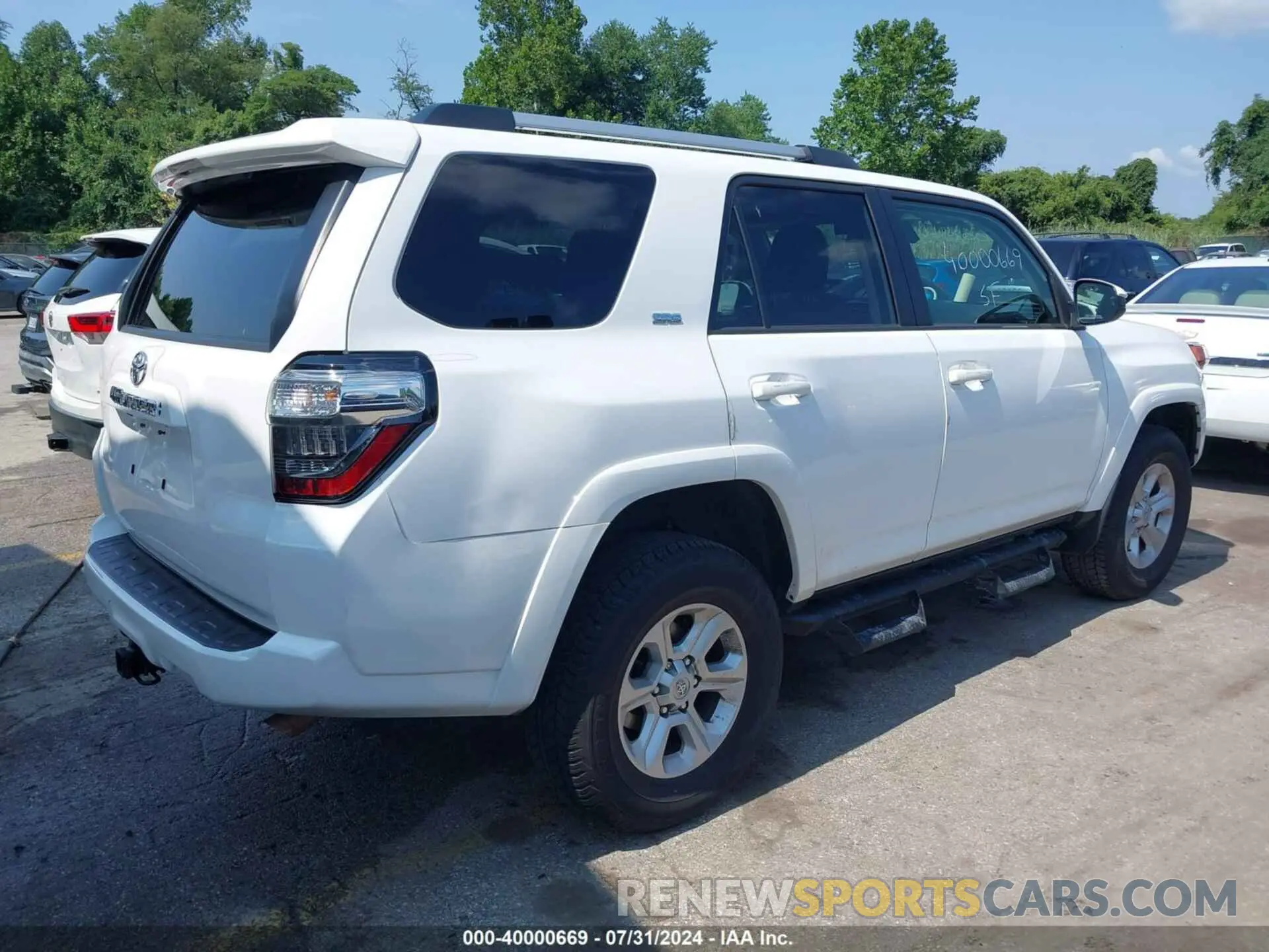 4 Photograph of a damaged car JTEMU5JR1P6090018 TOYOTA 4RUNNER 2023