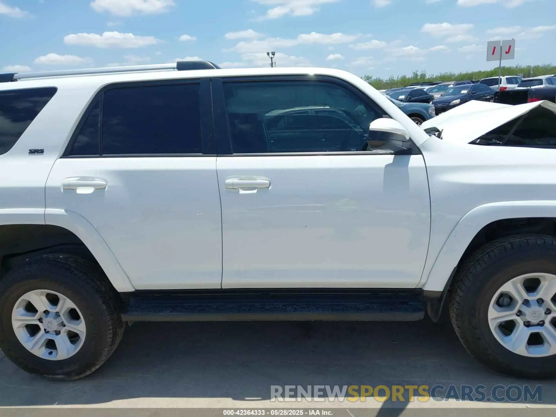 13 Photograph of a damaged car JTEMU5JR1P6141226 TOYOTA 4RUNNER 2023