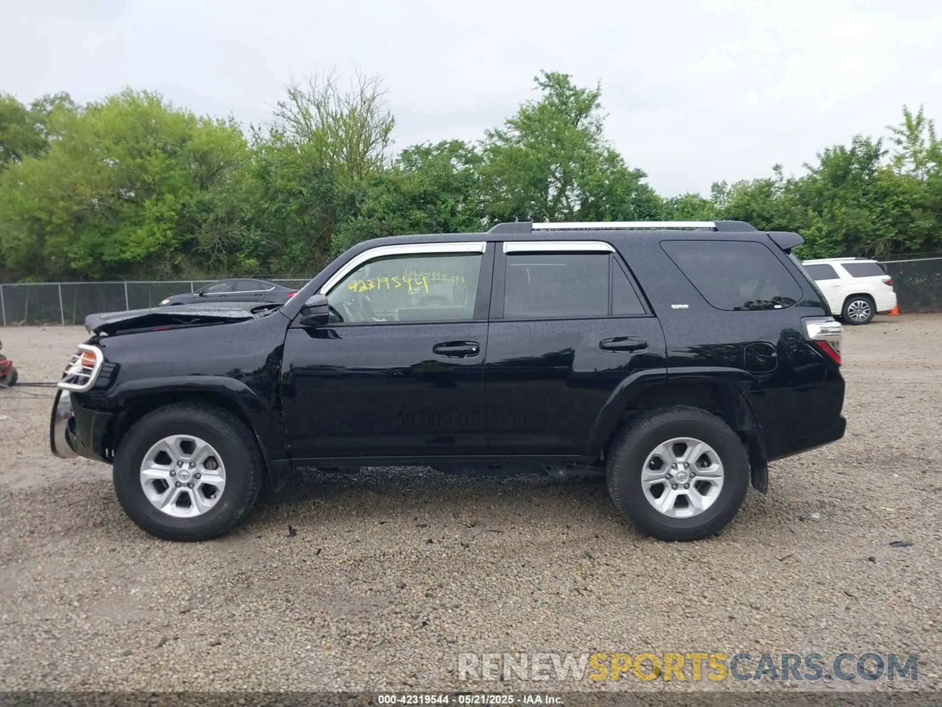 14 Photograph of a damaged car JTEMU5JR1P6159399 TOYOTA 4RUNNER 2023