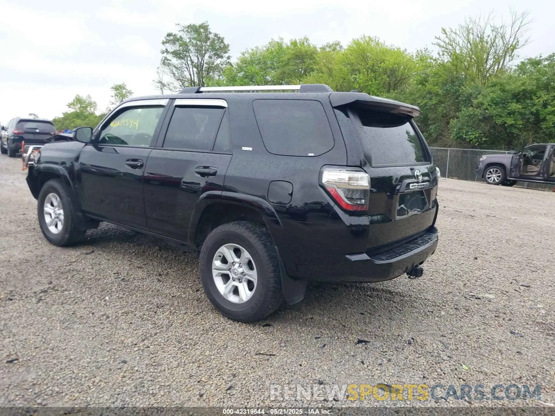 3 Photograph of a damaged car JTEMU5JR1P6159399 TOYOTA 4RUNNER 2023