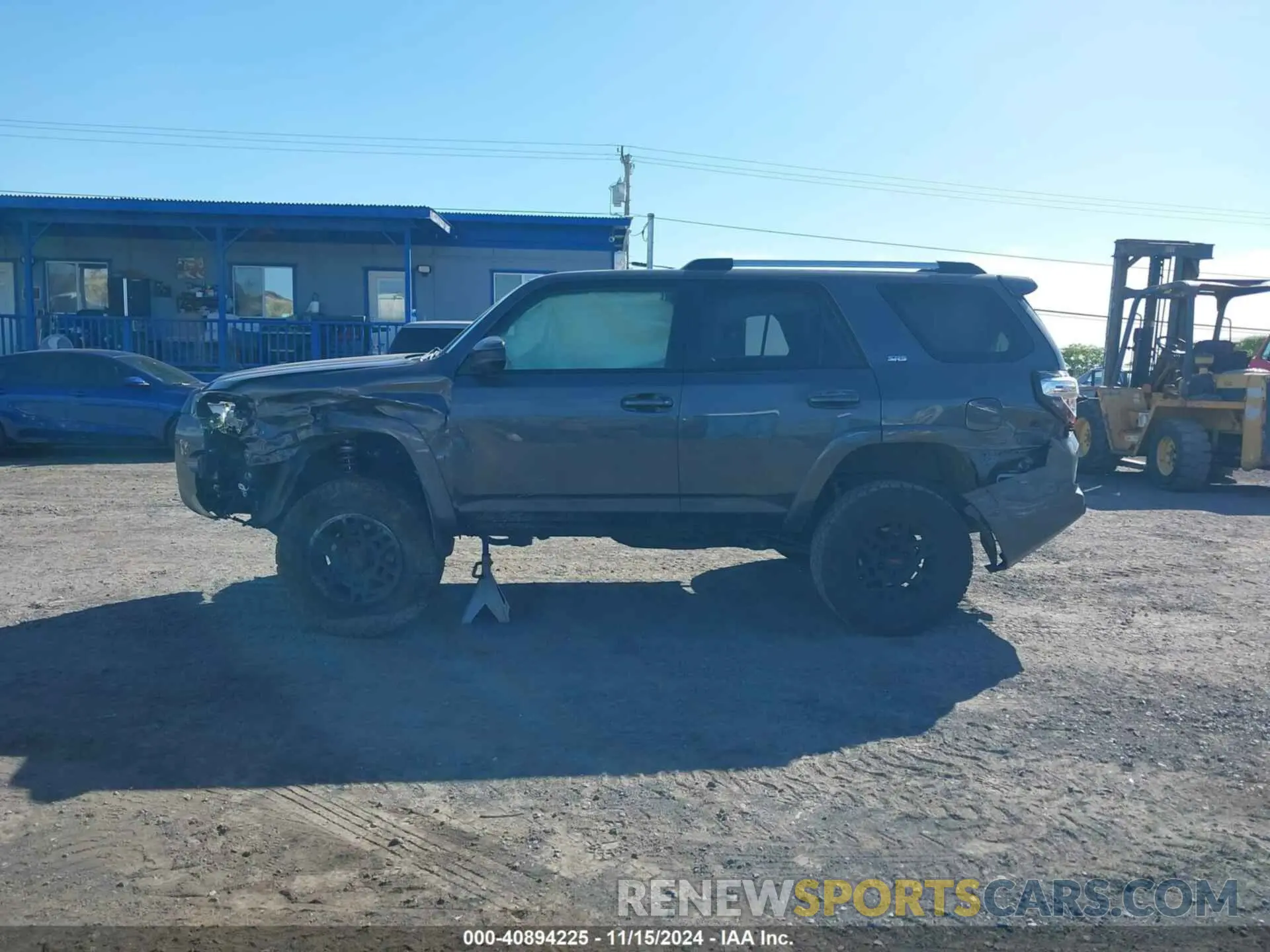 14 Photograph of a damaged car JTEMU5JR2P6141140 TOYOTA 4RUNNER 2023