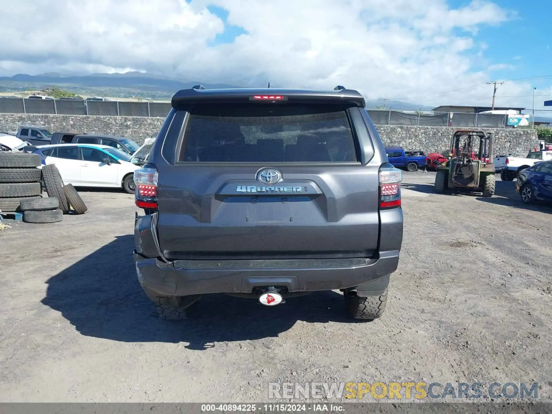 16 Photograph of a damaged car JTEMU5JR2P6141140 TOYOTA 4RUNNER 2023