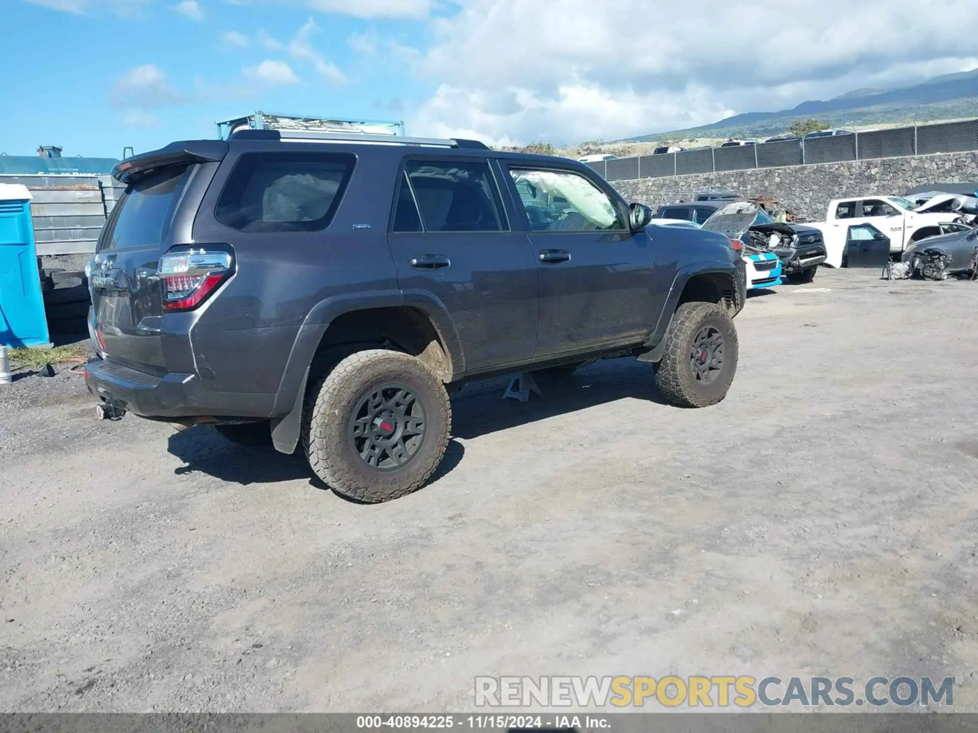 4 Photograph of a damaged car JTEMU5JR2P6141140 TOYOTA 4RUNNER 2023
